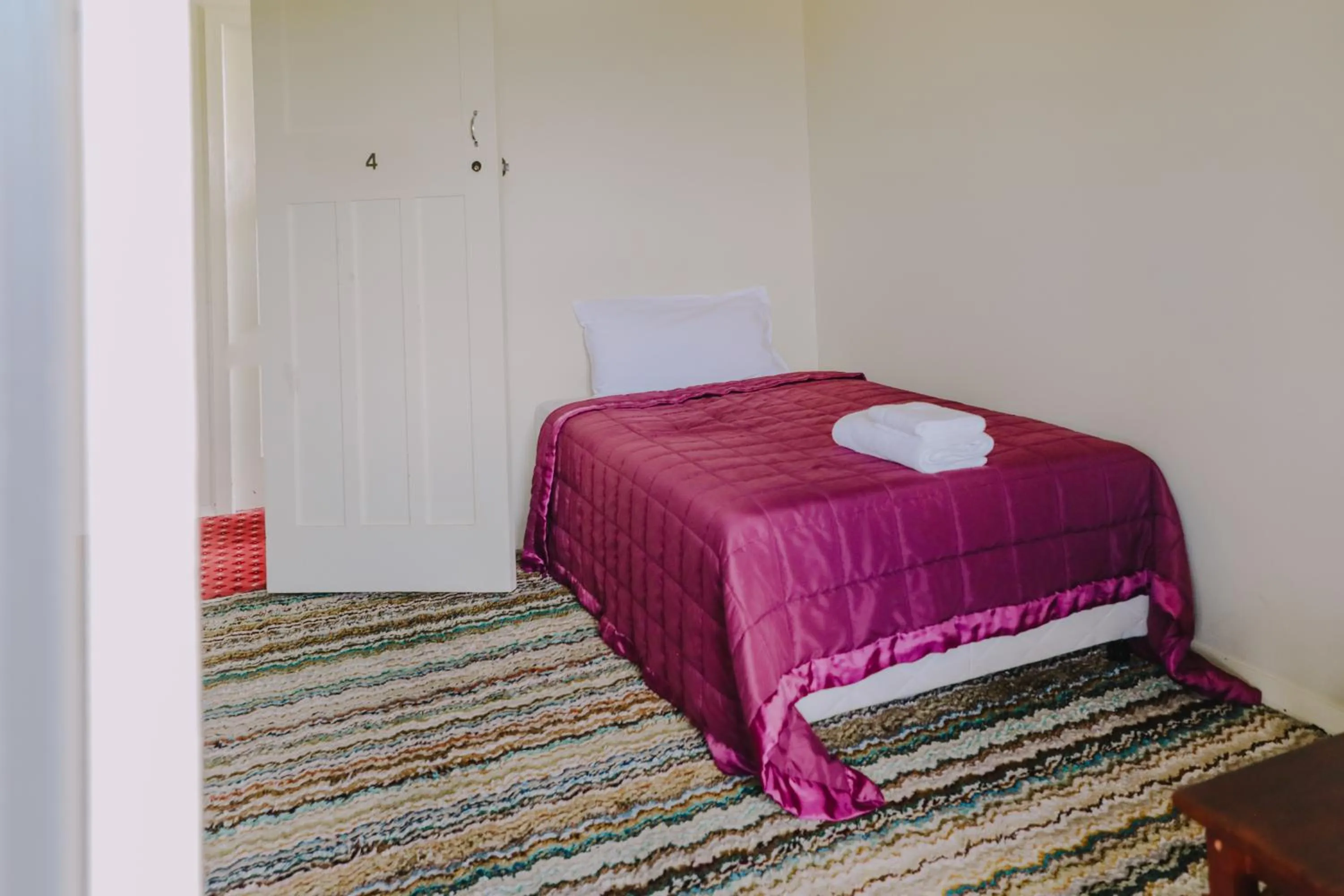 Twin Room with Shared Bathroom in Royal Hotel Capertee