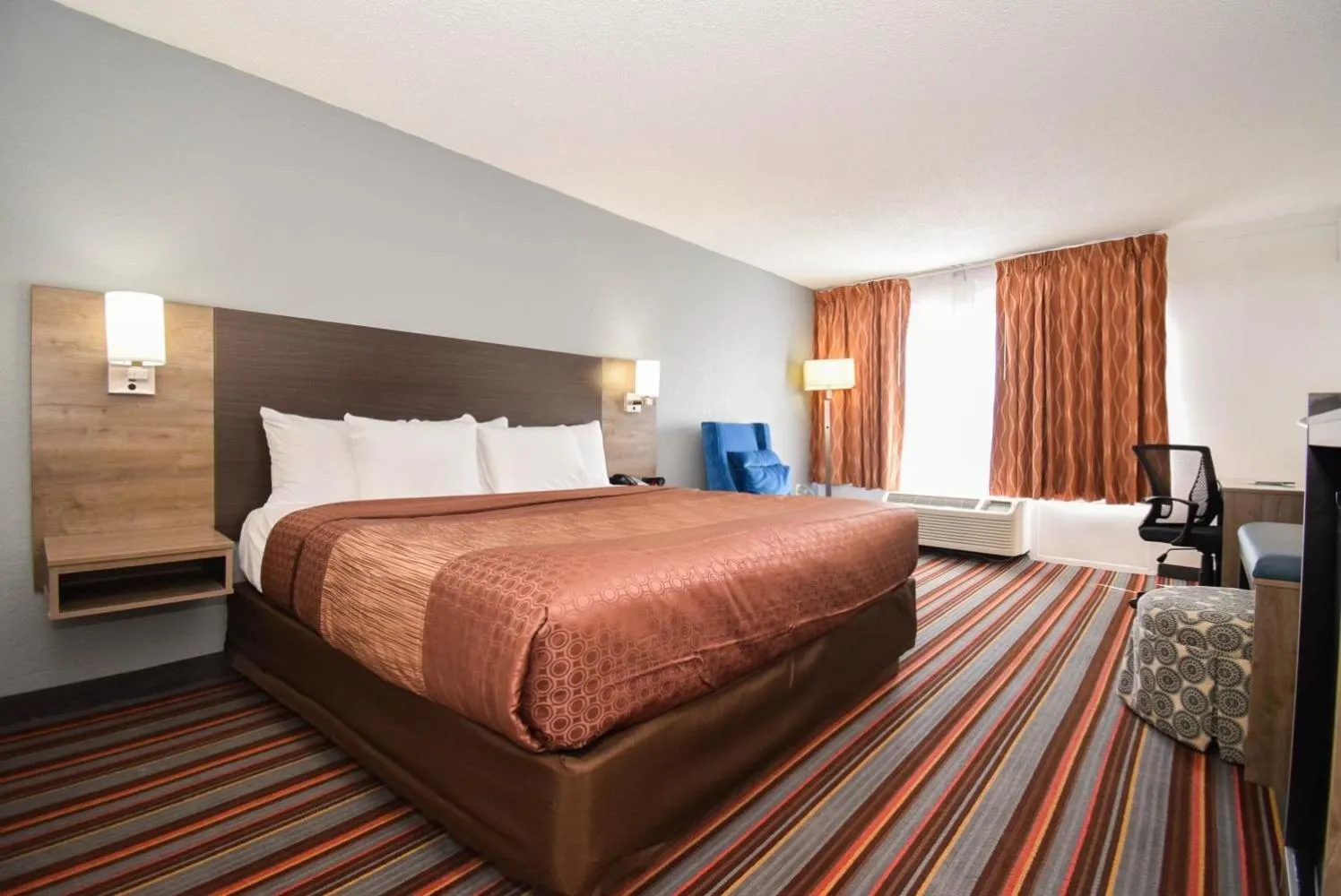 King Suite - Non Smoking in Quality Inn & Suites Sulphur Springs