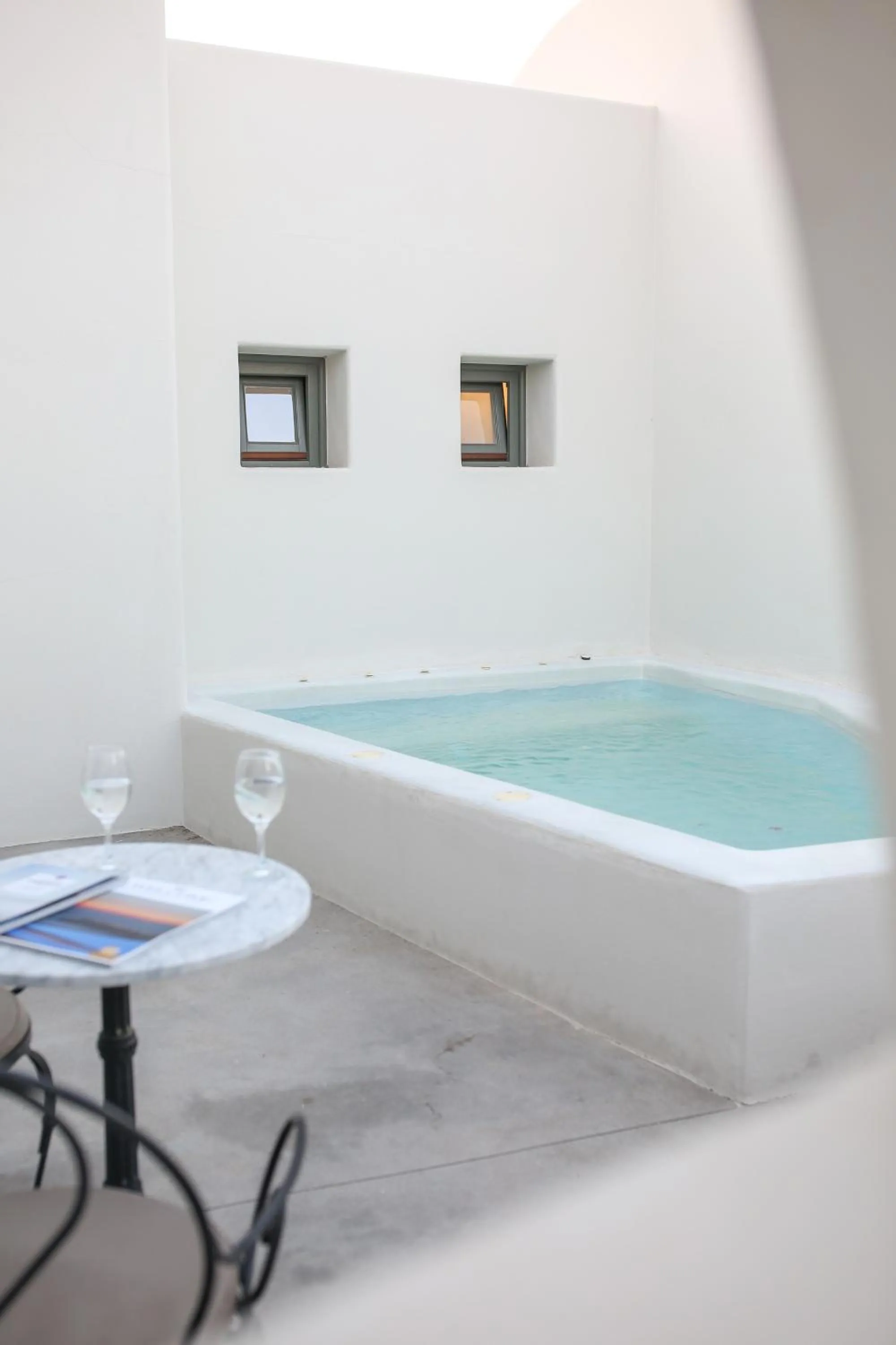 ESTATE VILLAGE JACUZZI SUITES in La Maltese Estate