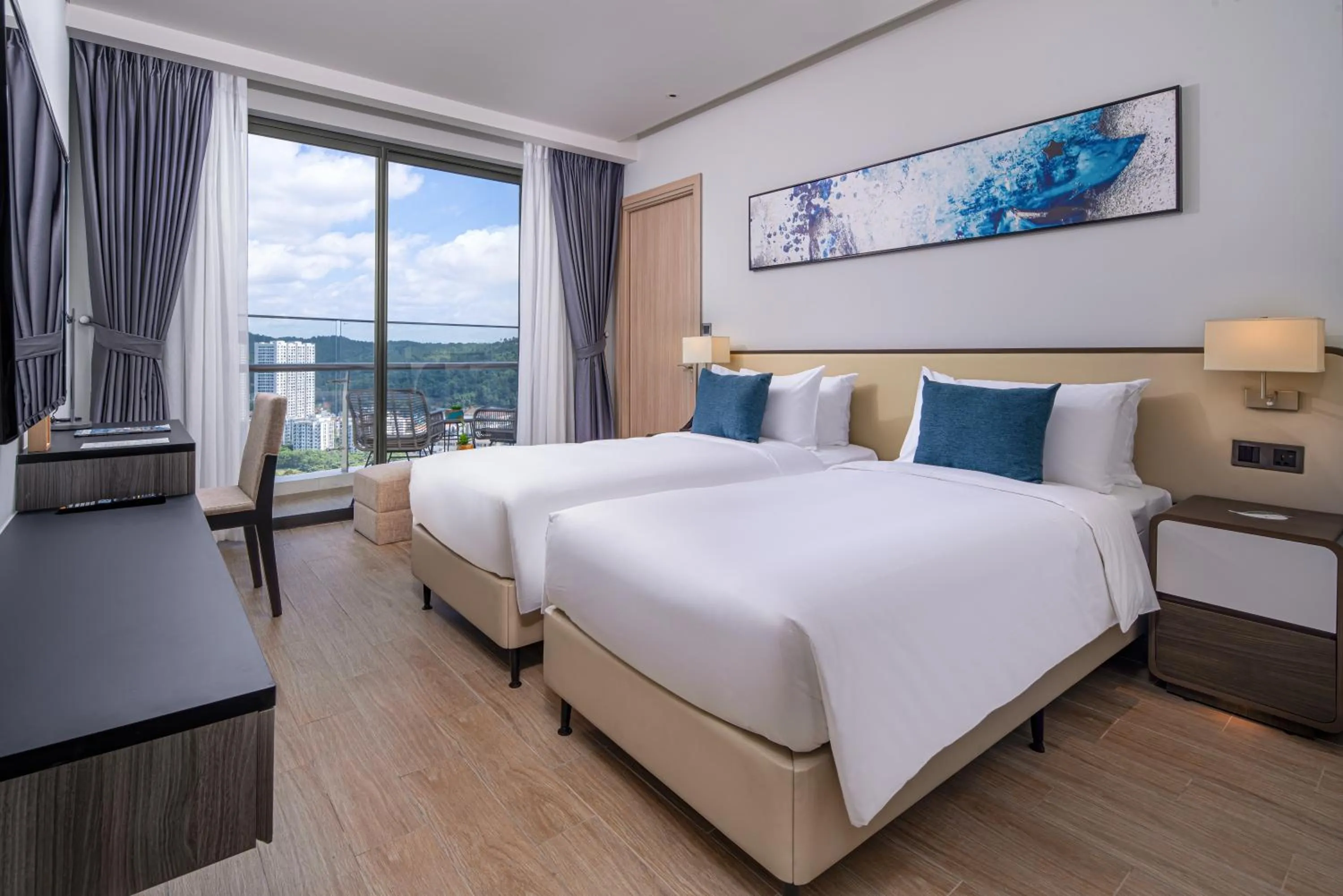 Deluxe Studio in Citadines Marina Halong