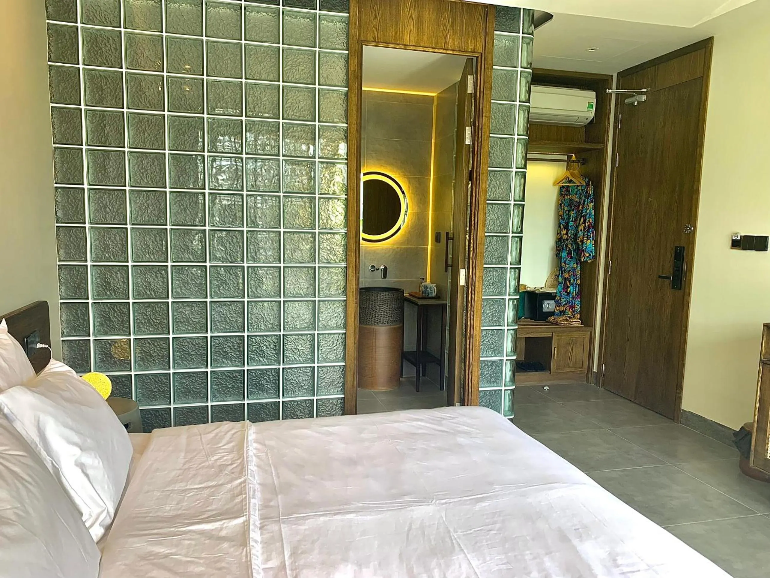  Deluxe Mountain View   in The Mystery Con Dao