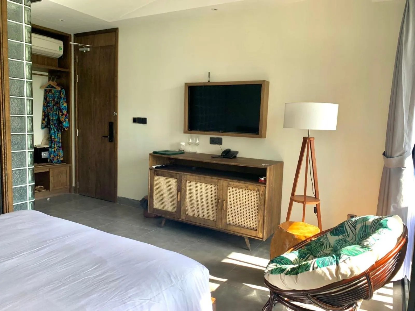 Superior King Room in The Mystery Con Dao