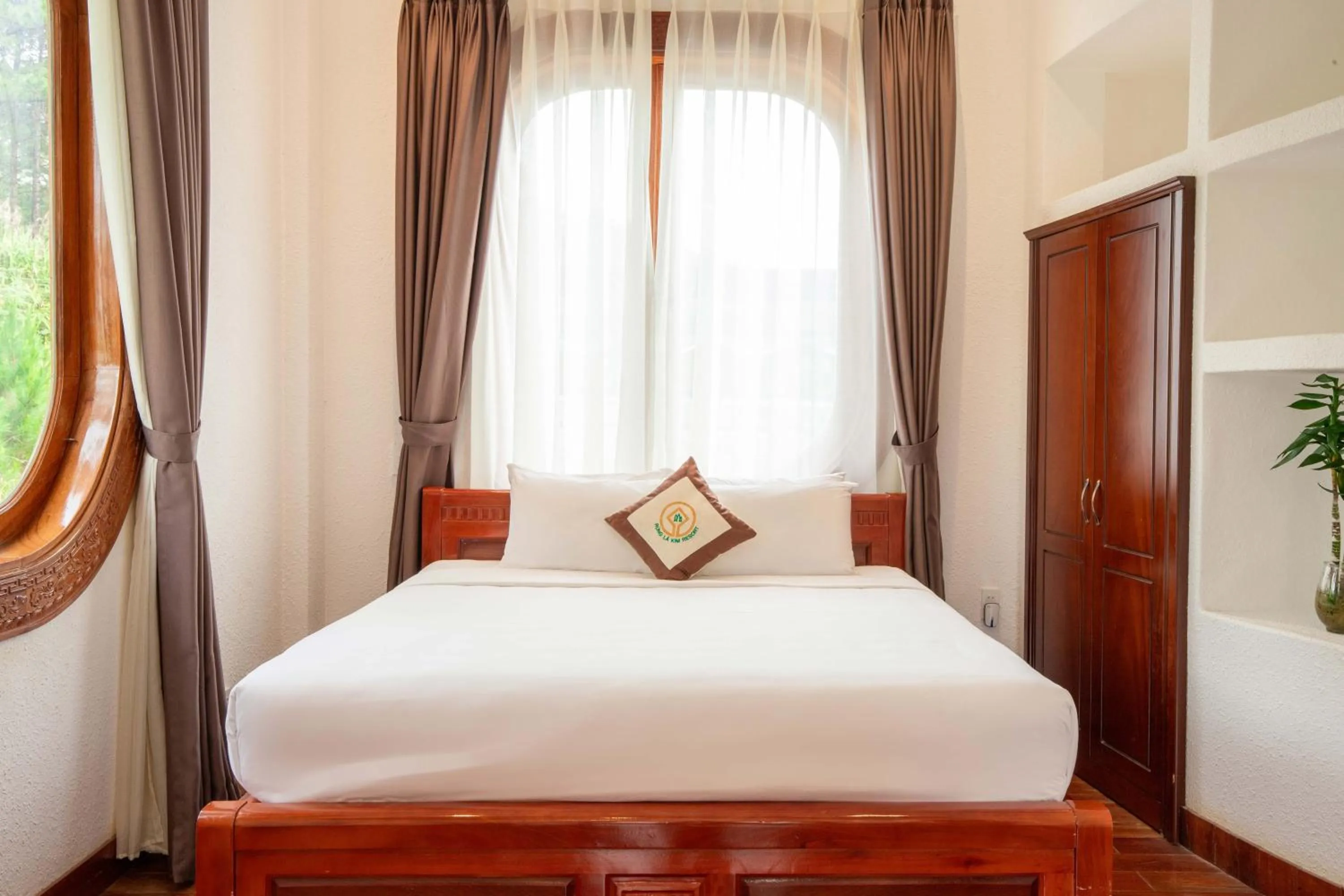 Three-Bedroom Villa with Forest View in Rừng Lá Kim Resort