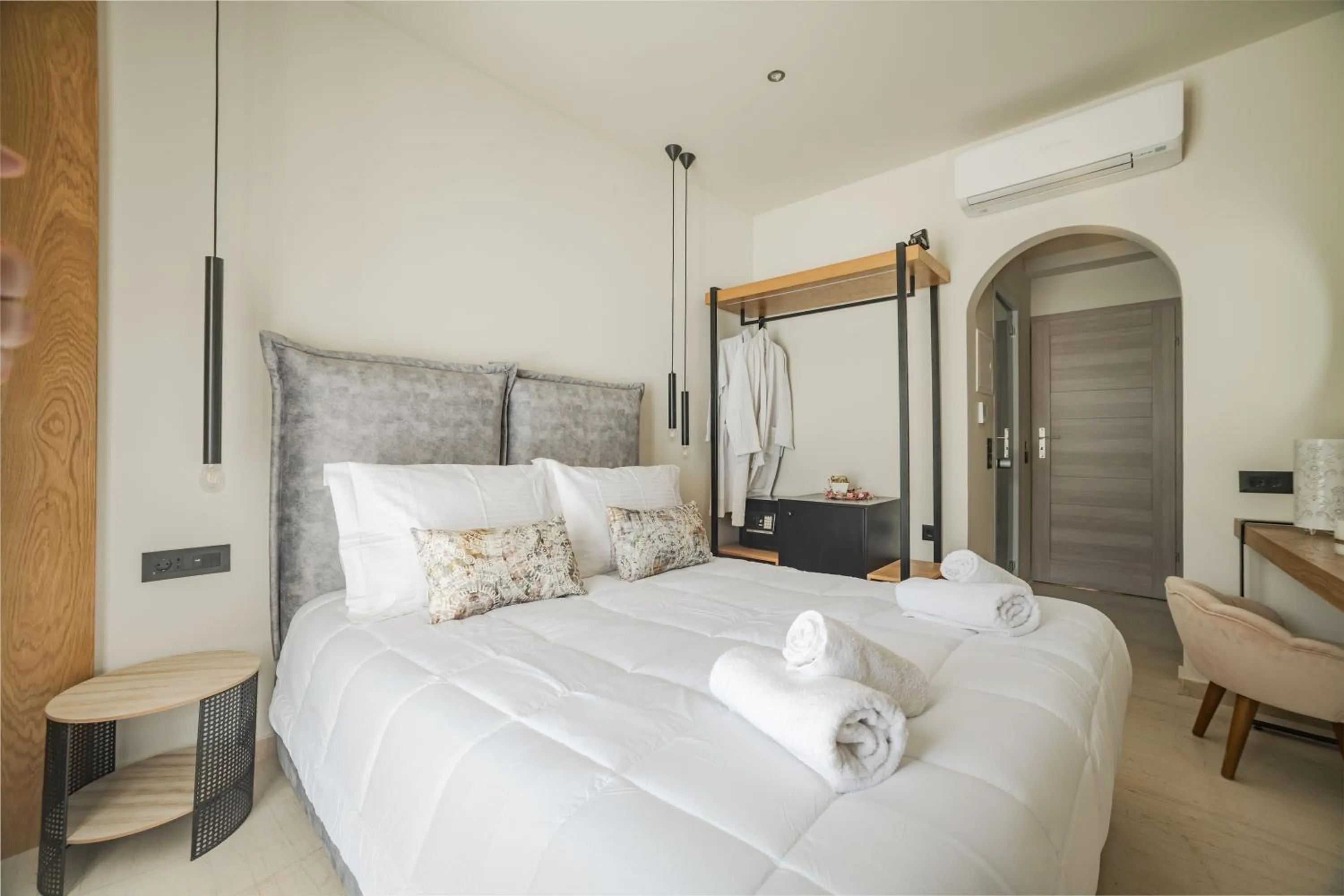 Budget Double Room in Nikon Boutique Hotel