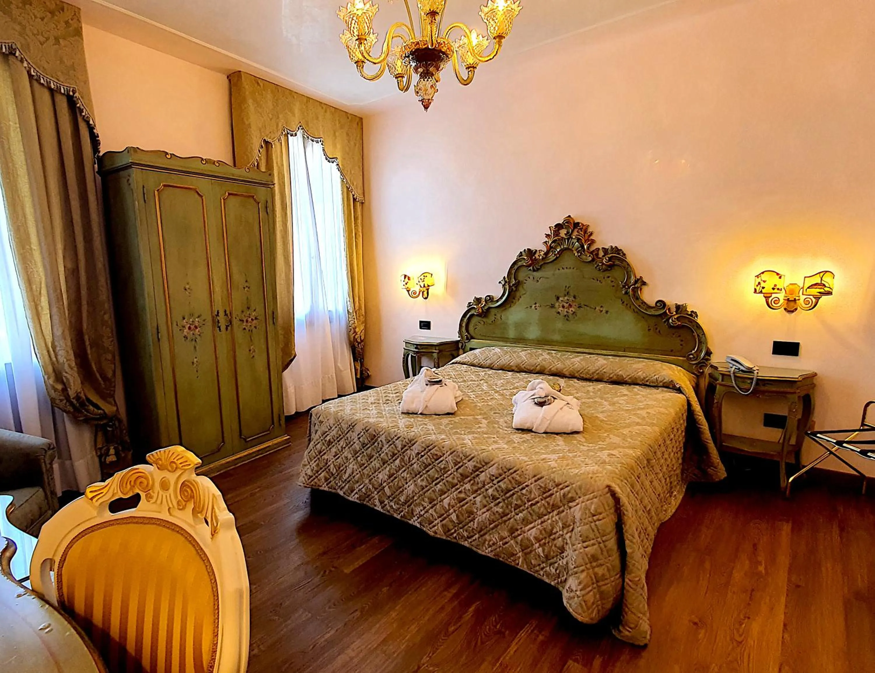 Superior Double or Twin Room in Hotel Carlton On The Grand Canal