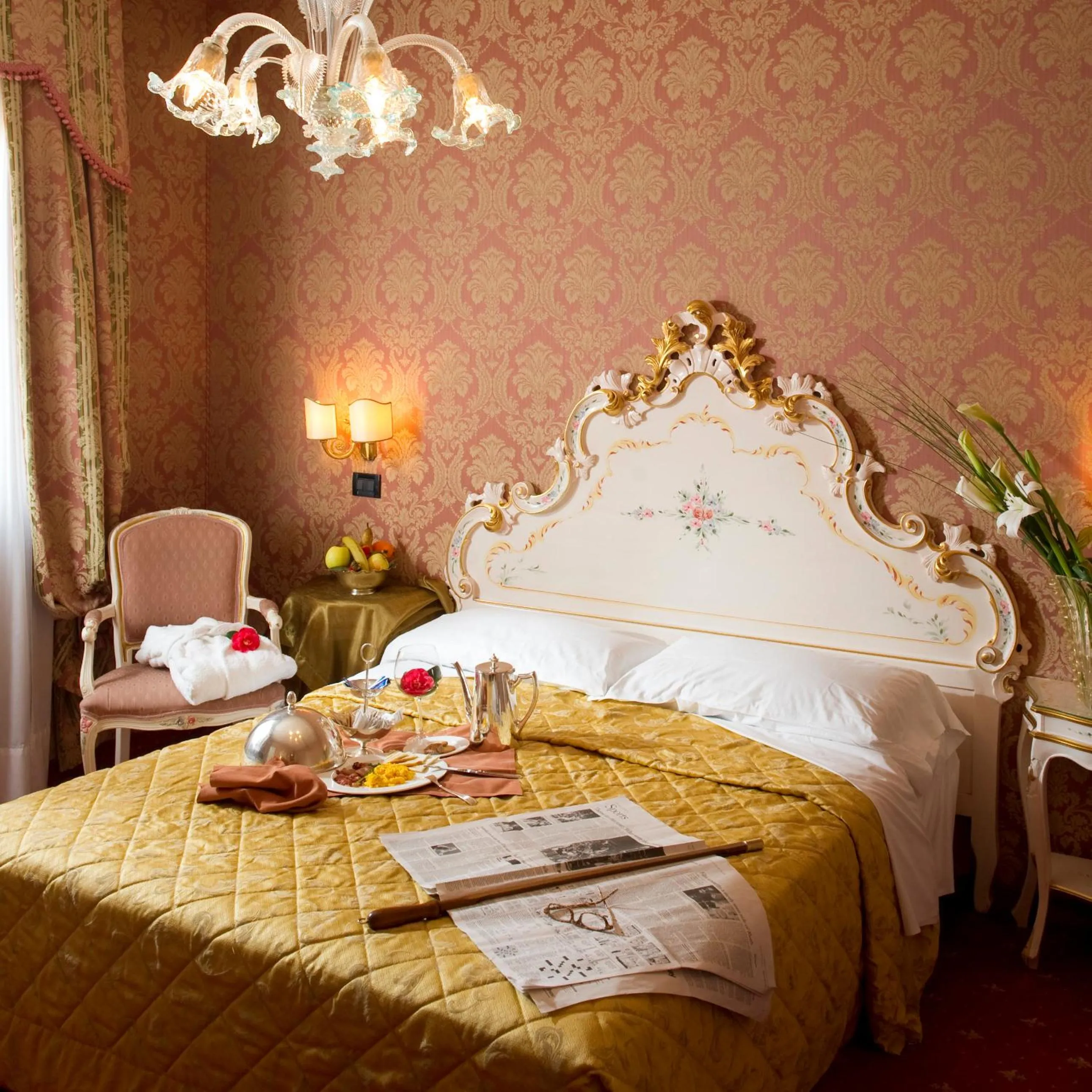 Classic Double or Twin Room in Hotel Carlton On The Grand Canal