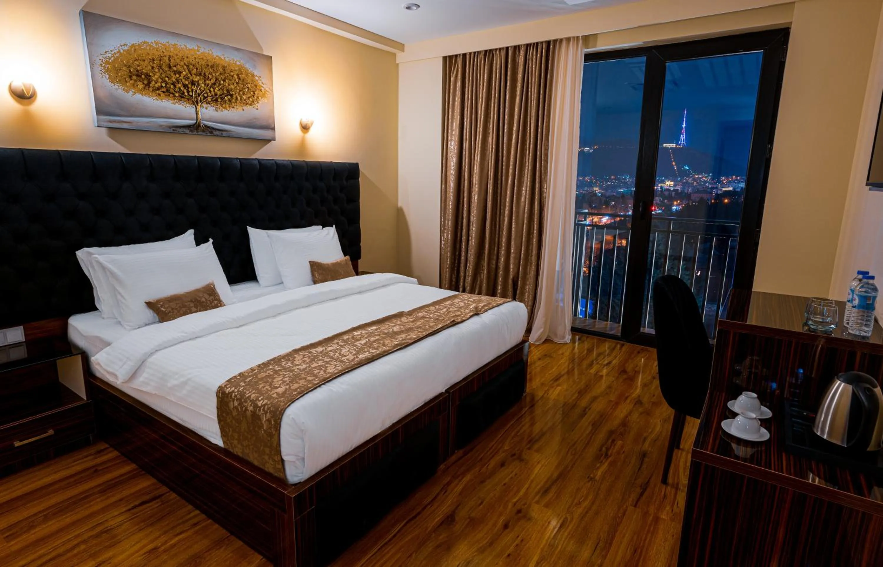 Deluxe Double or Twin Room with City View in Hotel Residence Plaza