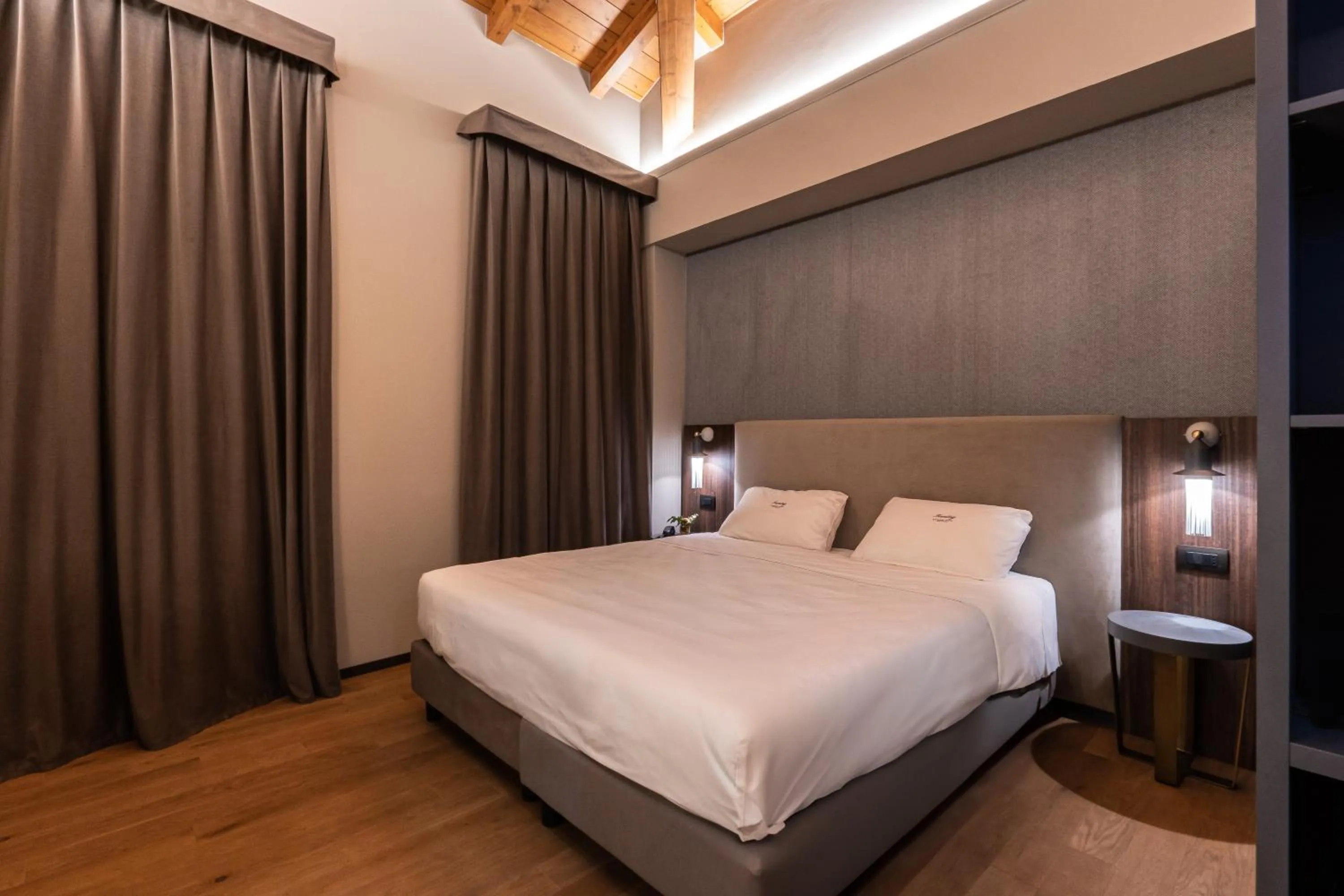 Triple Room in Hotel Touring