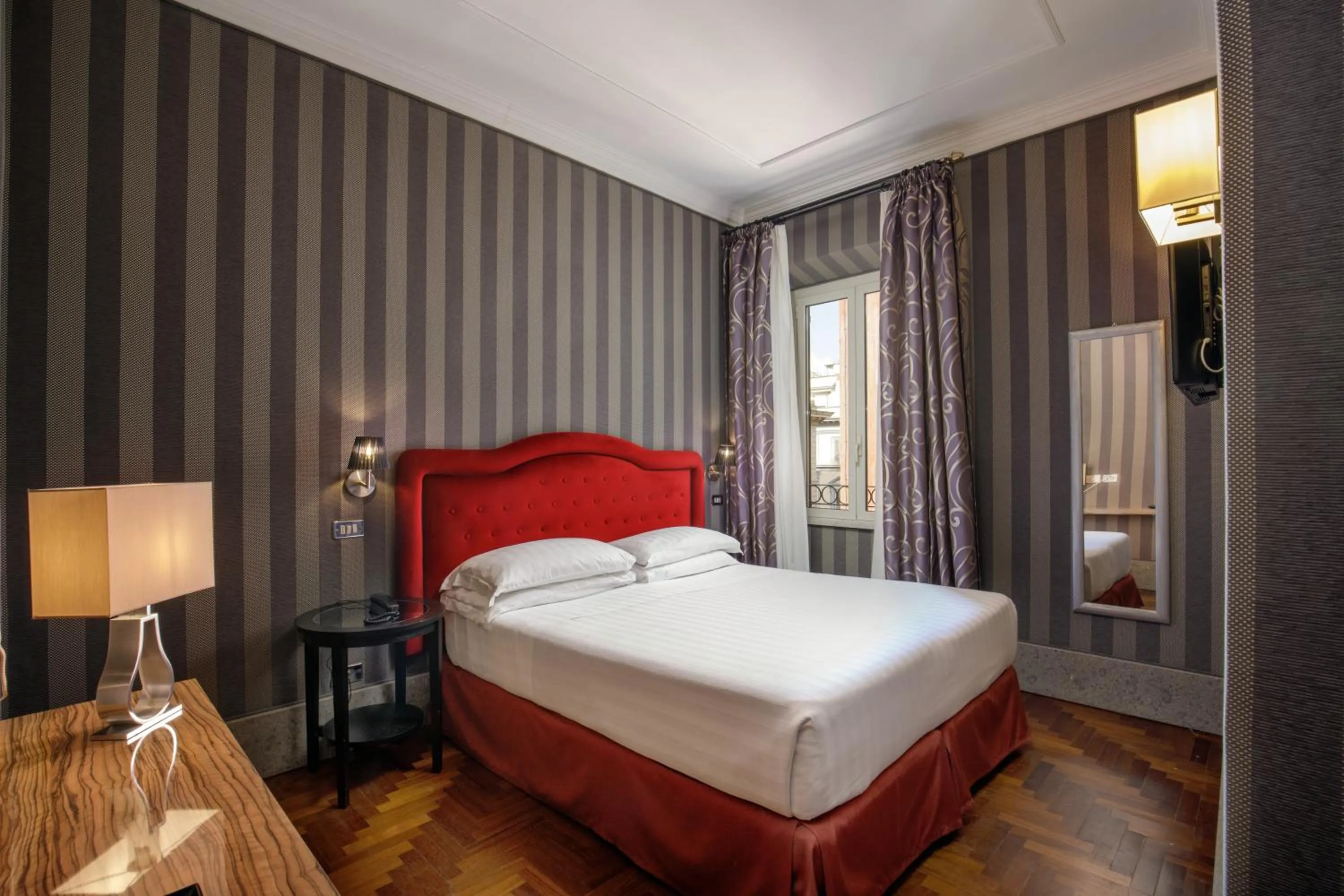 Standard Double Room in Hotel Royal Court
