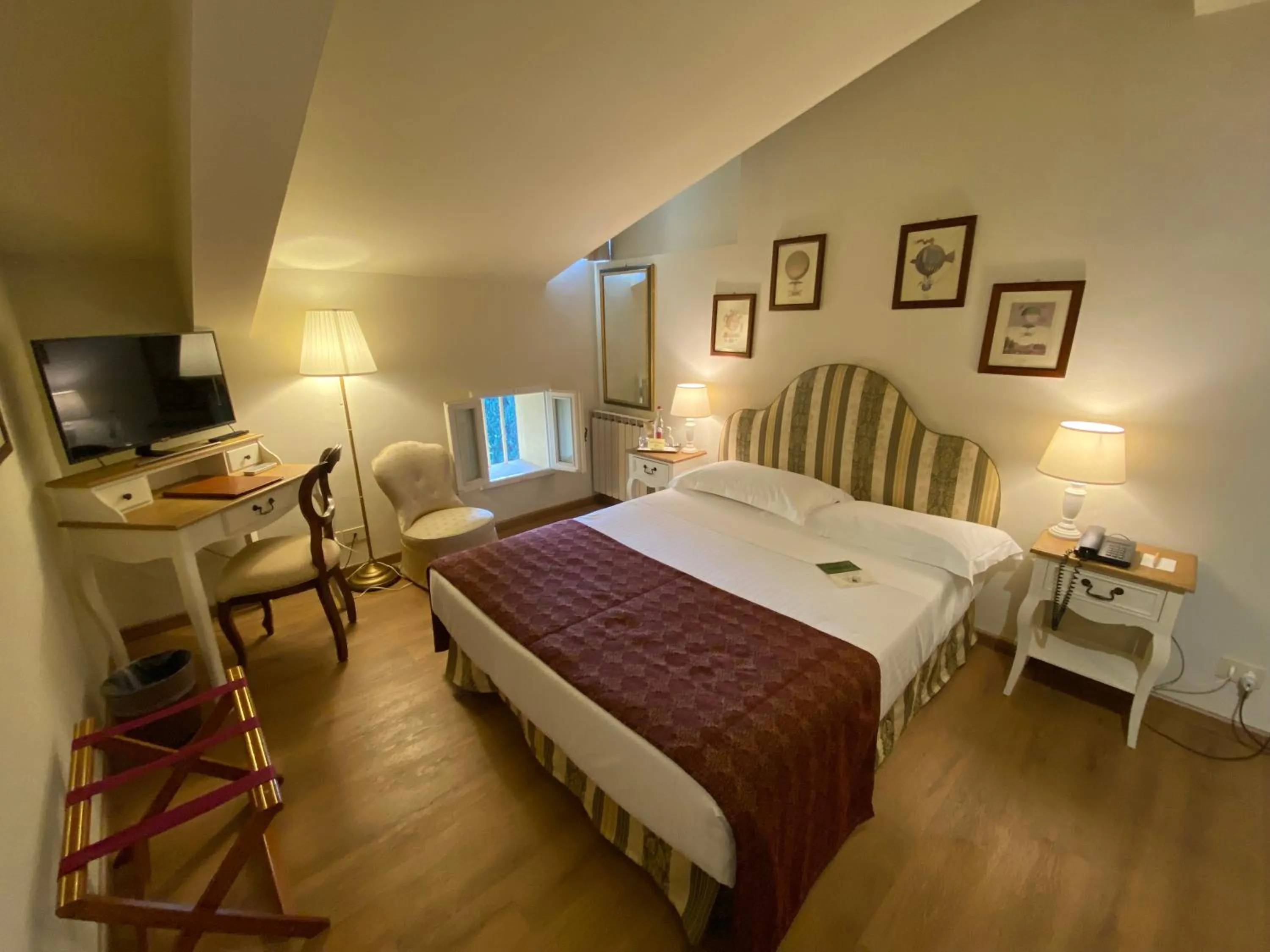 Single Room in Park Palace Hotel