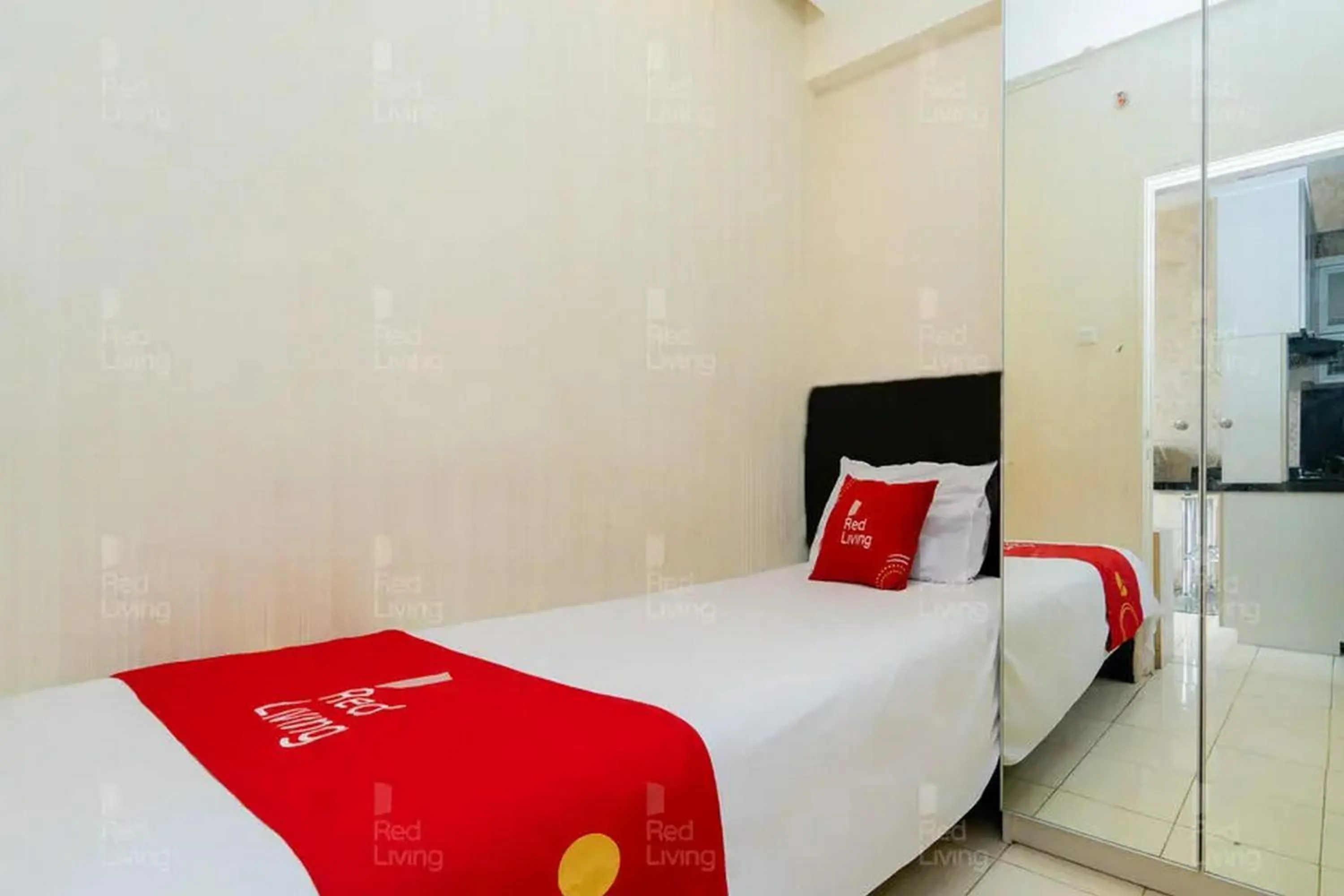 Two-Bedroom Apartment in RedLiving Apartemen Serpong Green View - Sheena Property Tower B