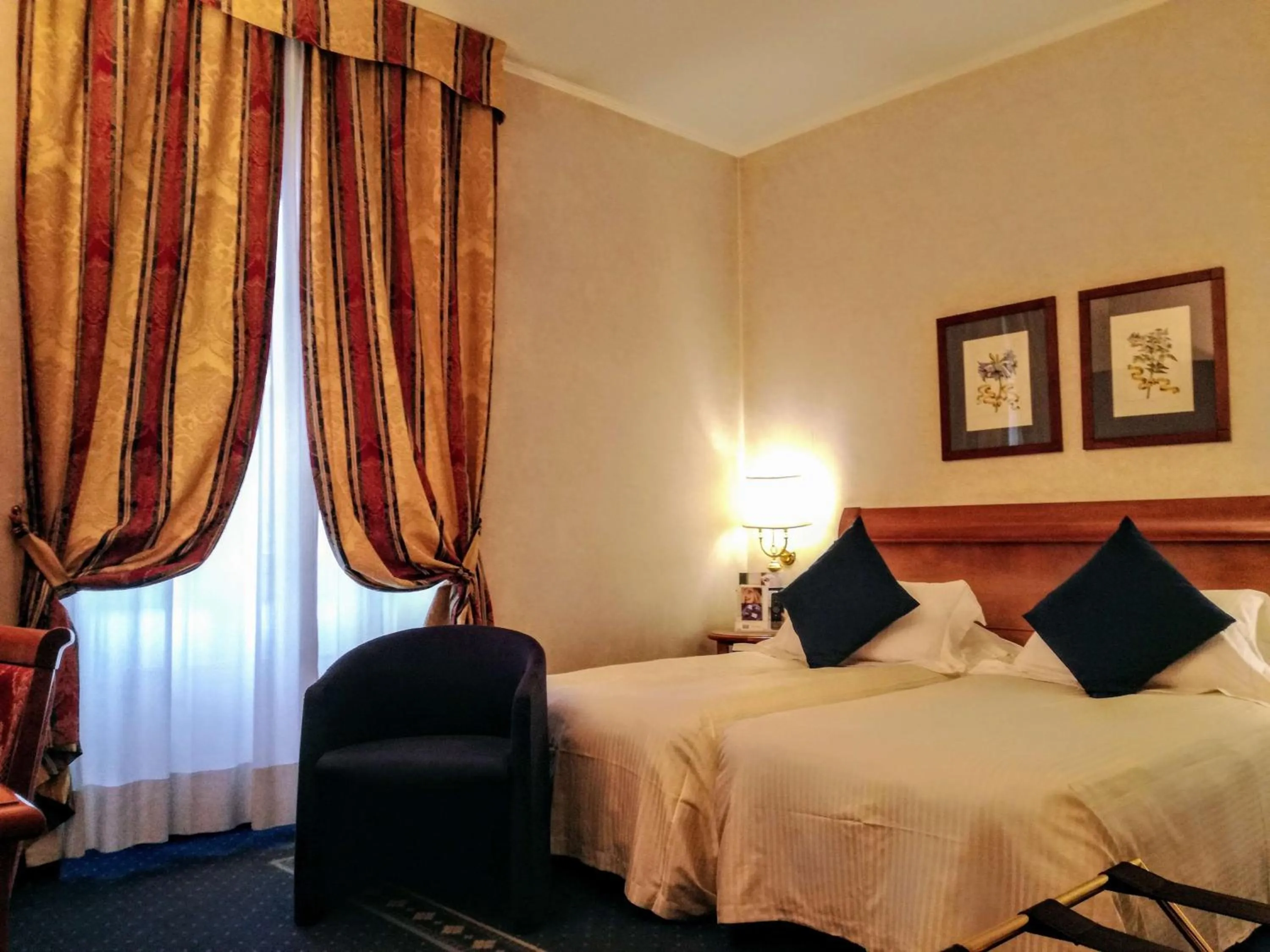 Classic Twin Room in Hotel Cappello D'Oro, BW Signature Collection