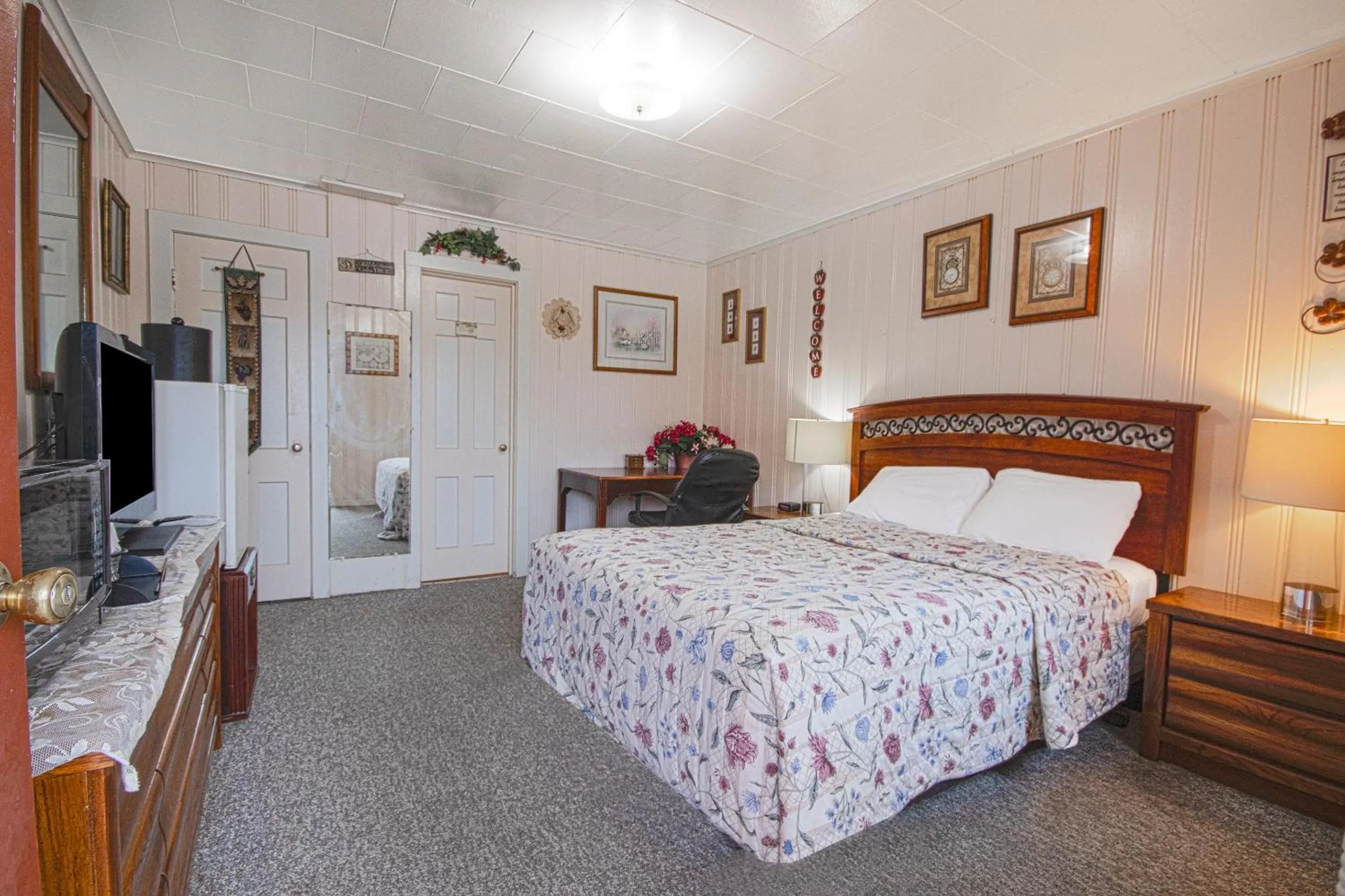 Single Room - single occupancy in Sunflower Motel Hiawatha By OYO