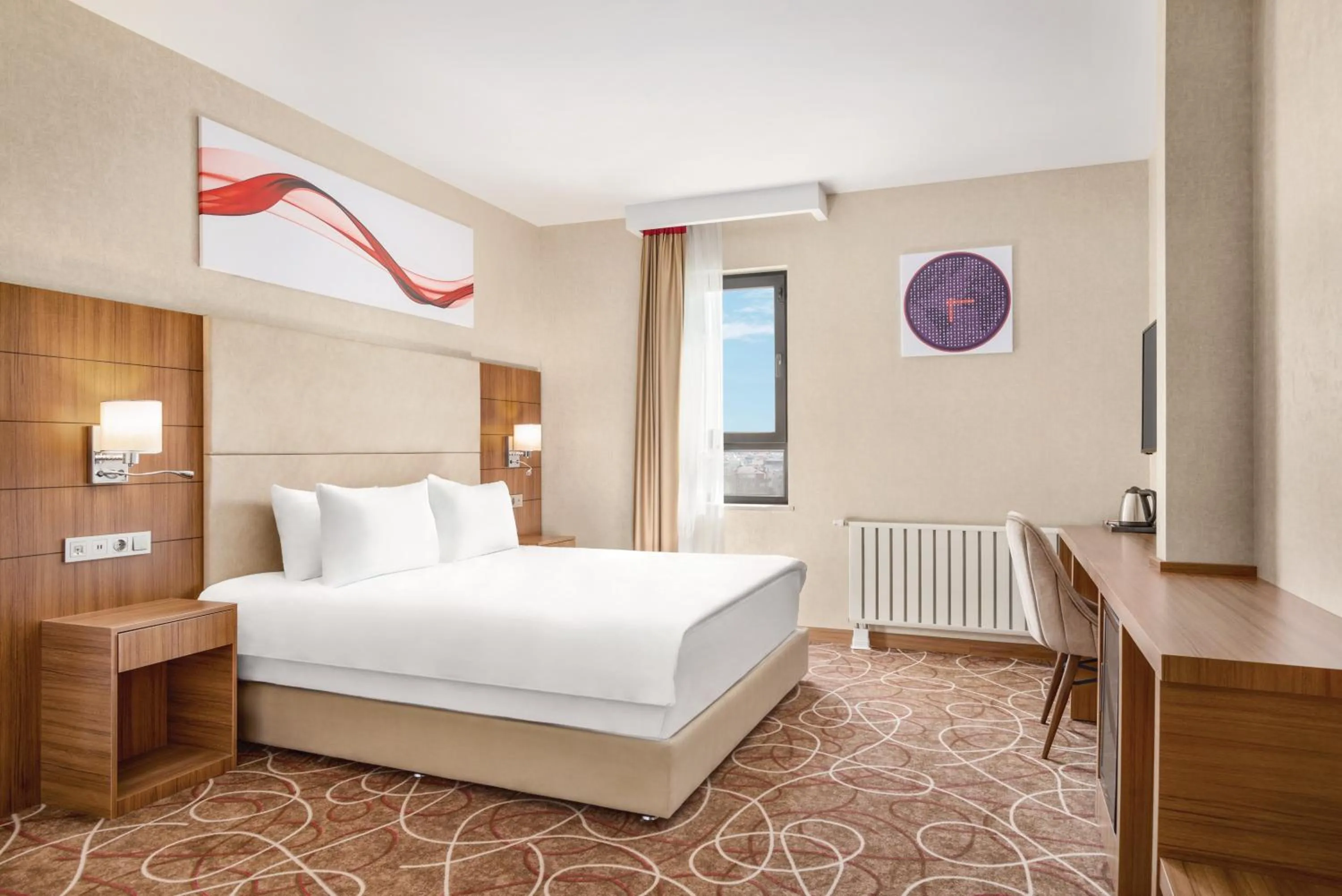 1 King Bed, Hearing Accessible Room, Roll-In shower, Smoking in Ramada By Wyndham Elbistan