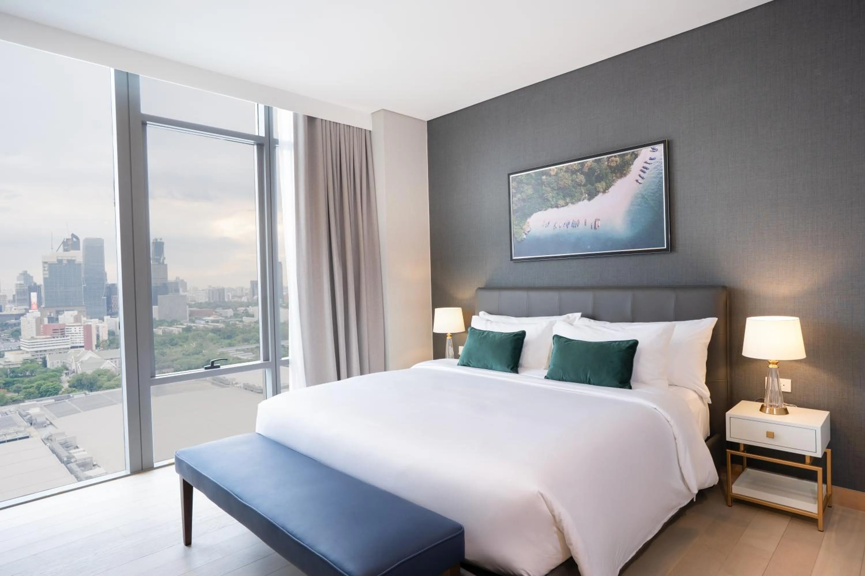 Three Bedroom Suite in Wyndham Bangkok Queen Convention Centre