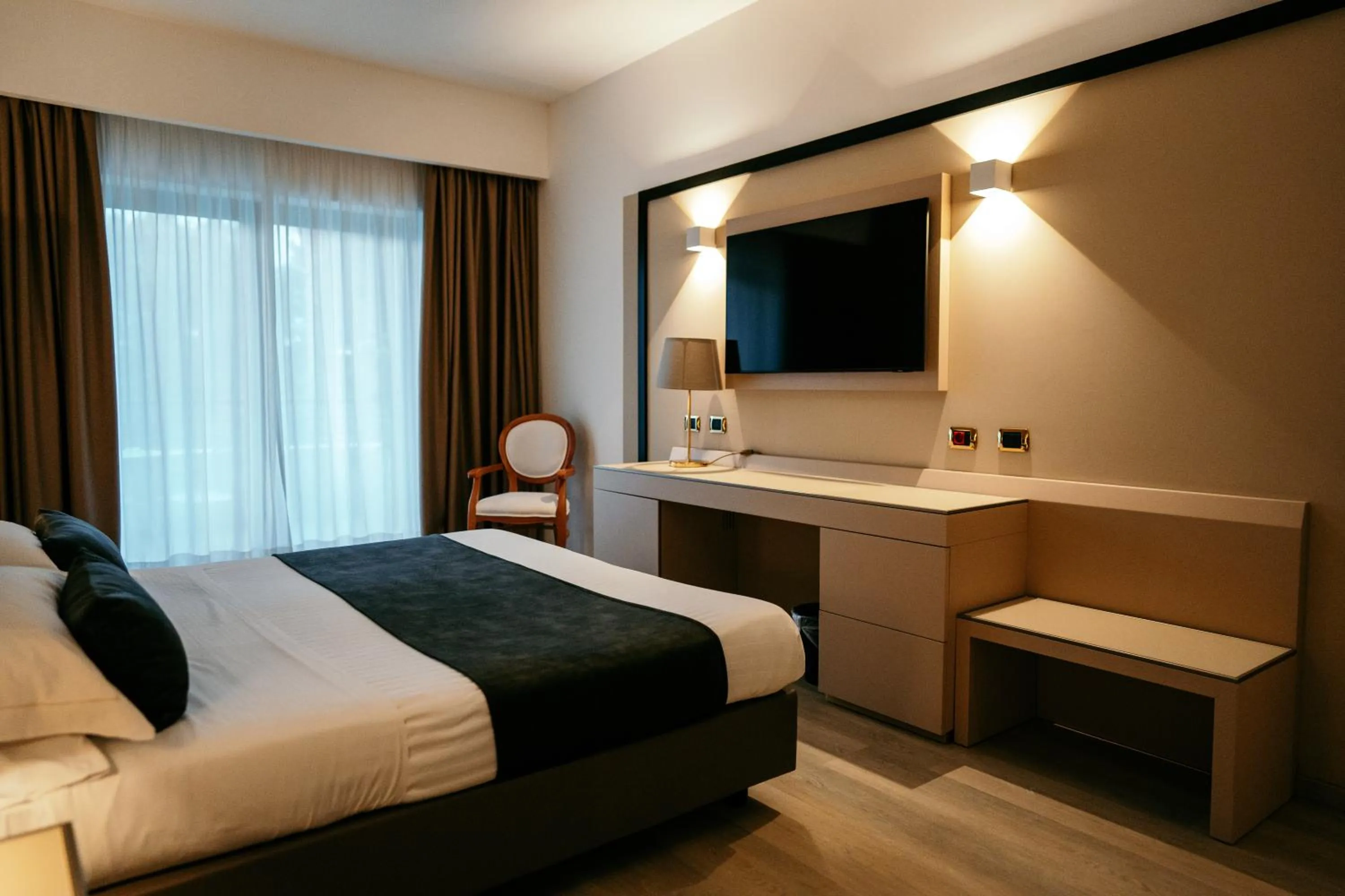 Superior Double Room with Balcony in Grand Hotel la Chiusa di Chietri