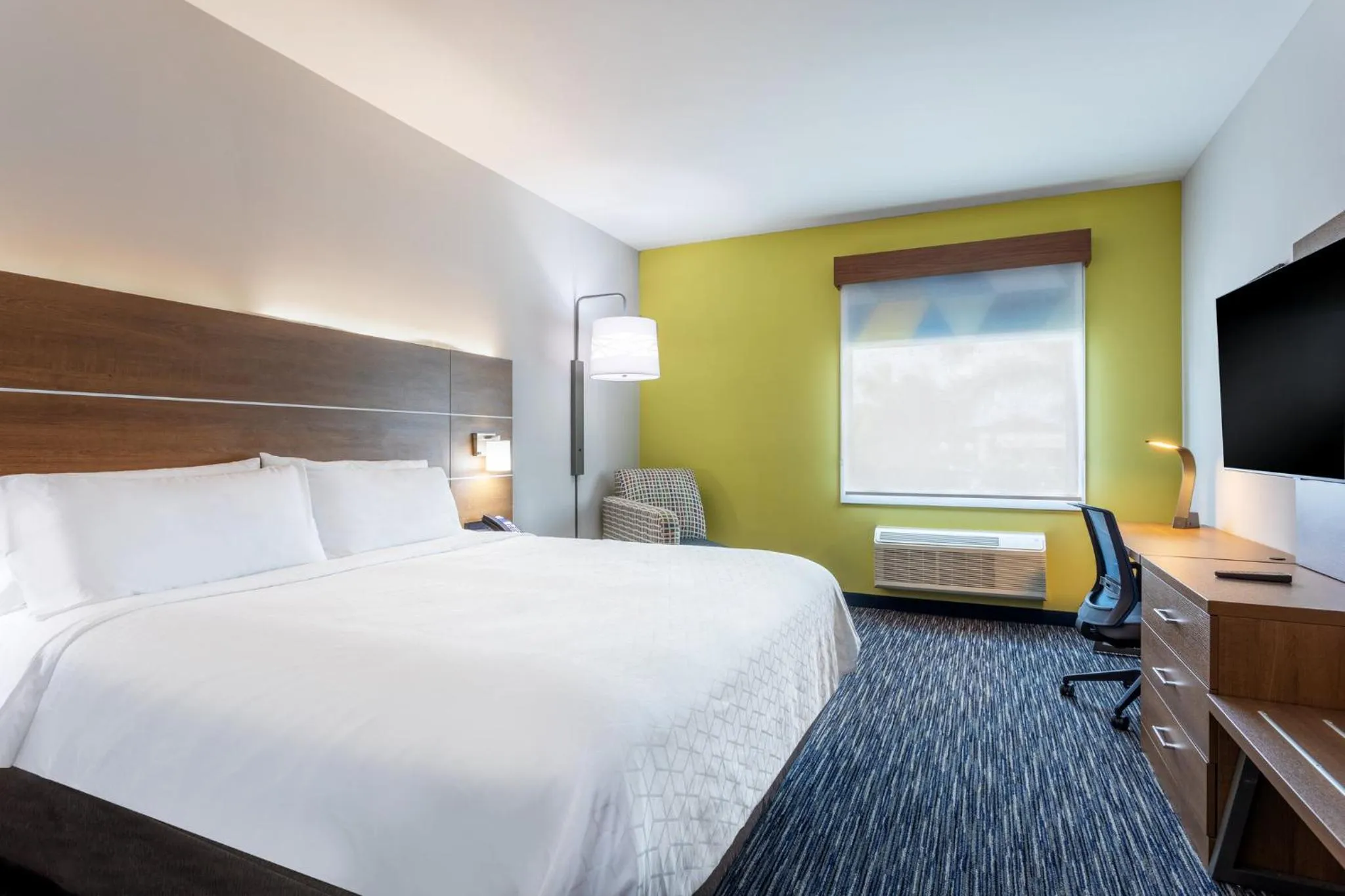 Standard King Room in Holiday Inn Express & Suites - Miramar by IHG