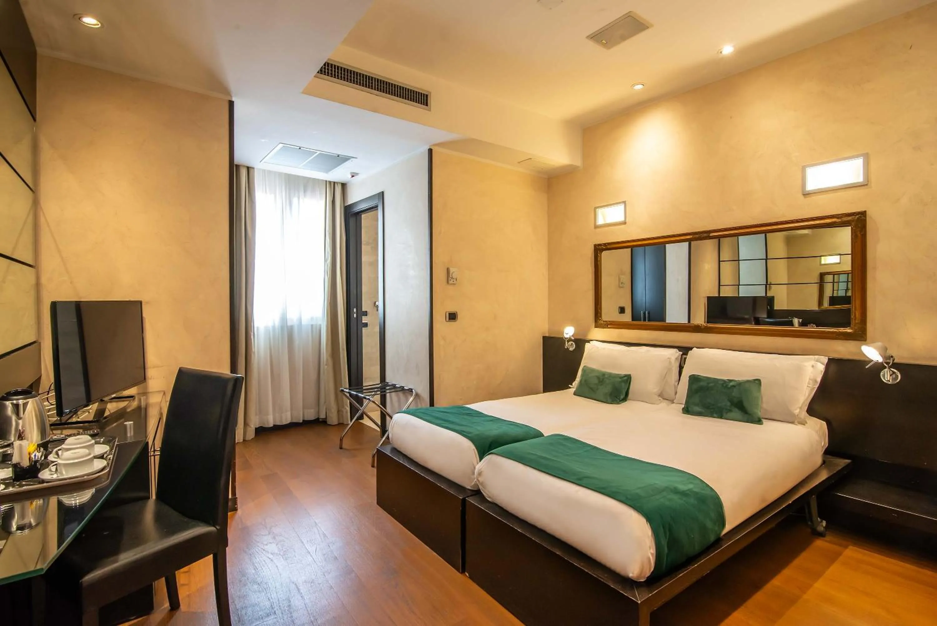 Double Room in Hotel Accademia