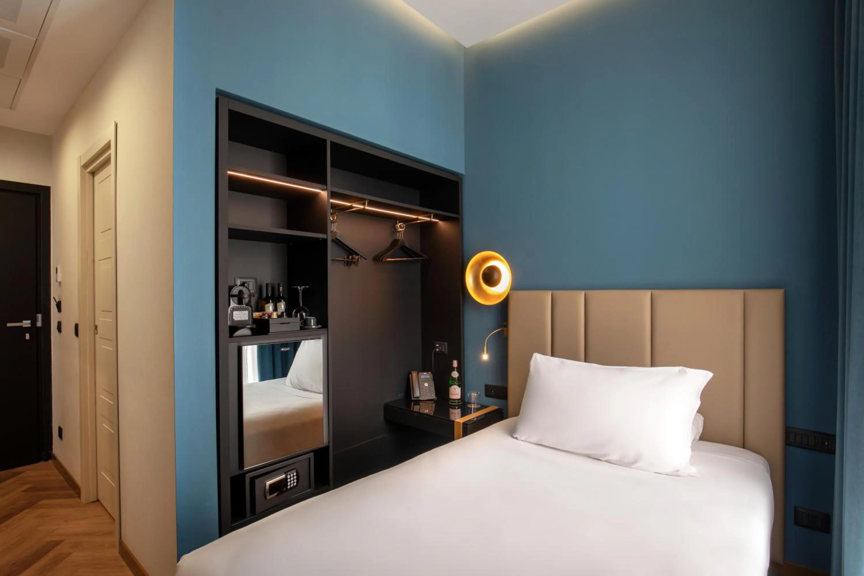 Standard Single Room in The Major Hotel