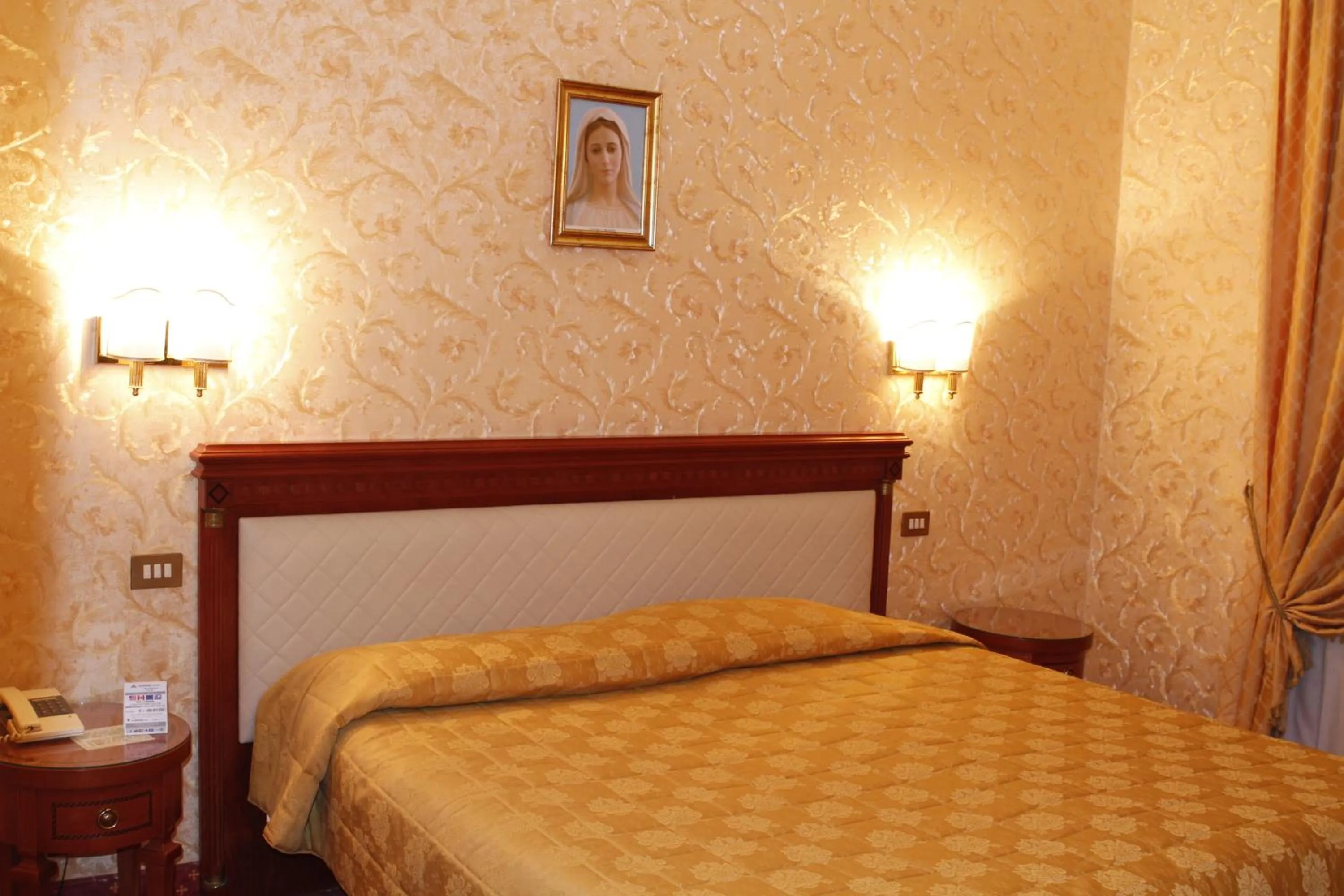 Single Room in Hotel Pace Helvezia