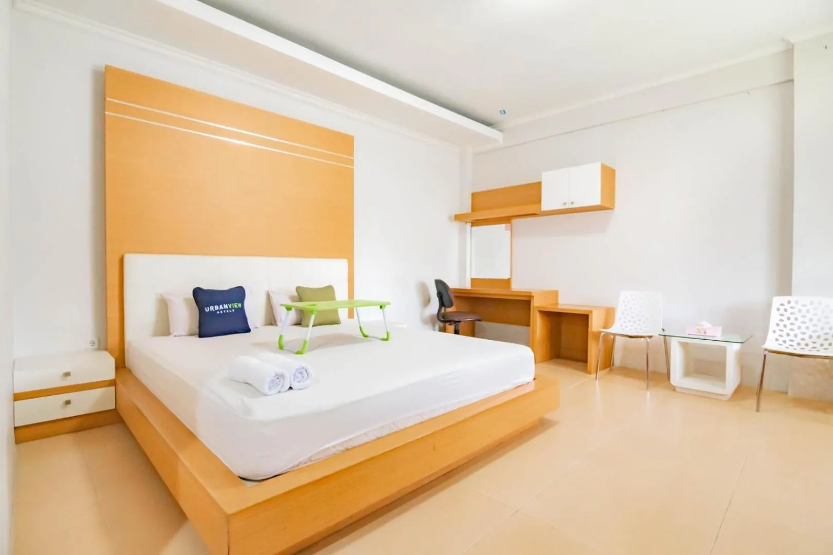 Superior Double Room in Urbanview Hotel Syariah Dapen Pontianak by RedDoorz