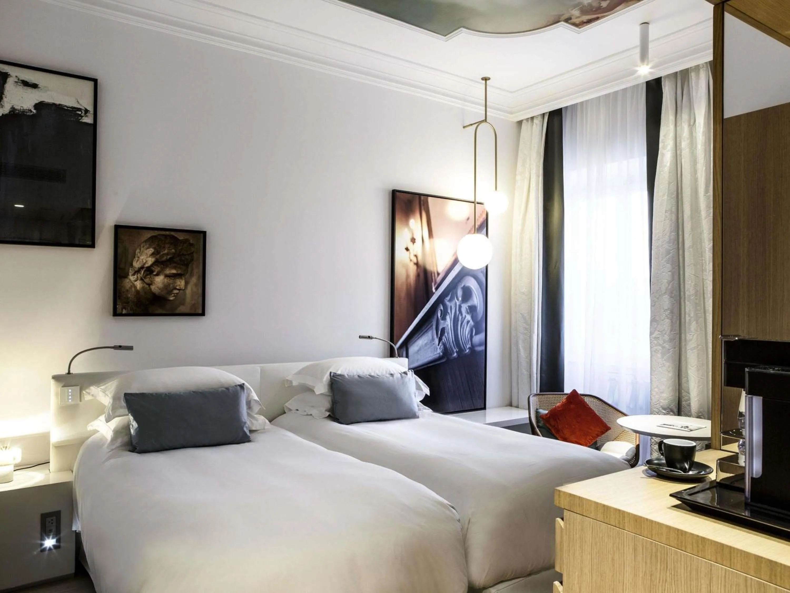 Luxury Twin Room in Sofitel Roma Villa Borghese
