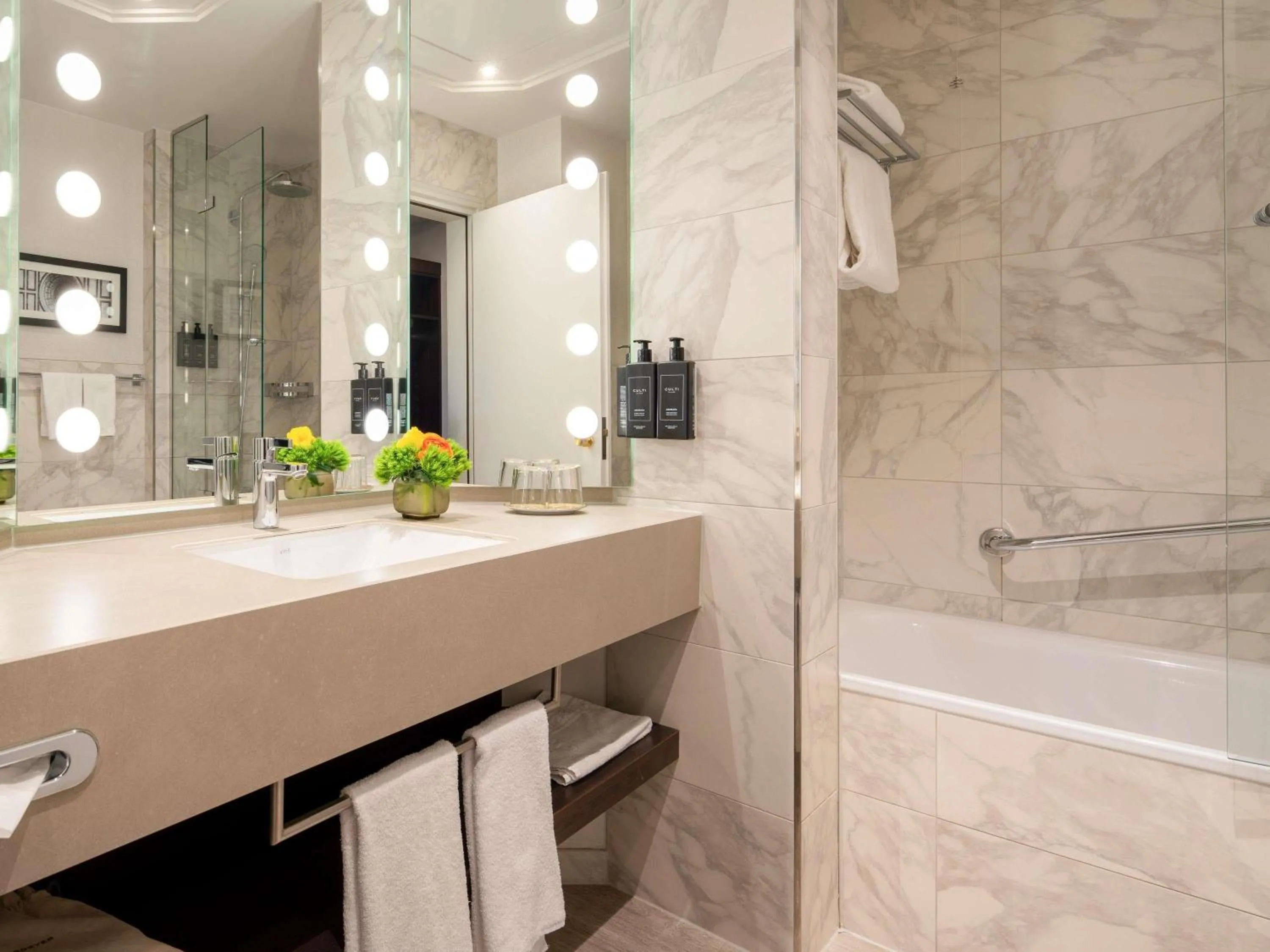 Superior Twin Room in Cerretani Hotel Firenze - MGallery Collection