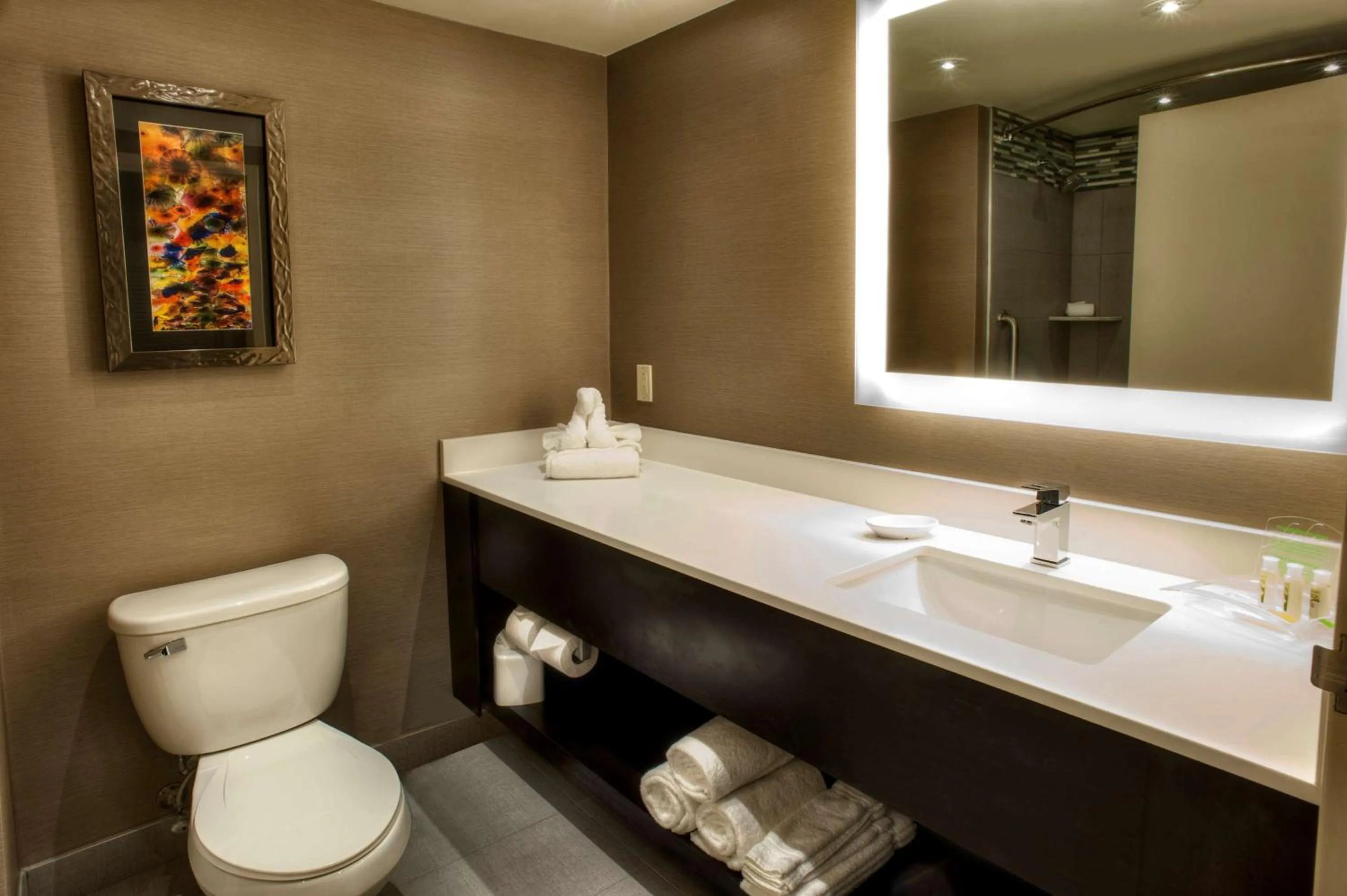 King Suite with Sofa Bed in Inn at Fox Chase - BW Premier Collection