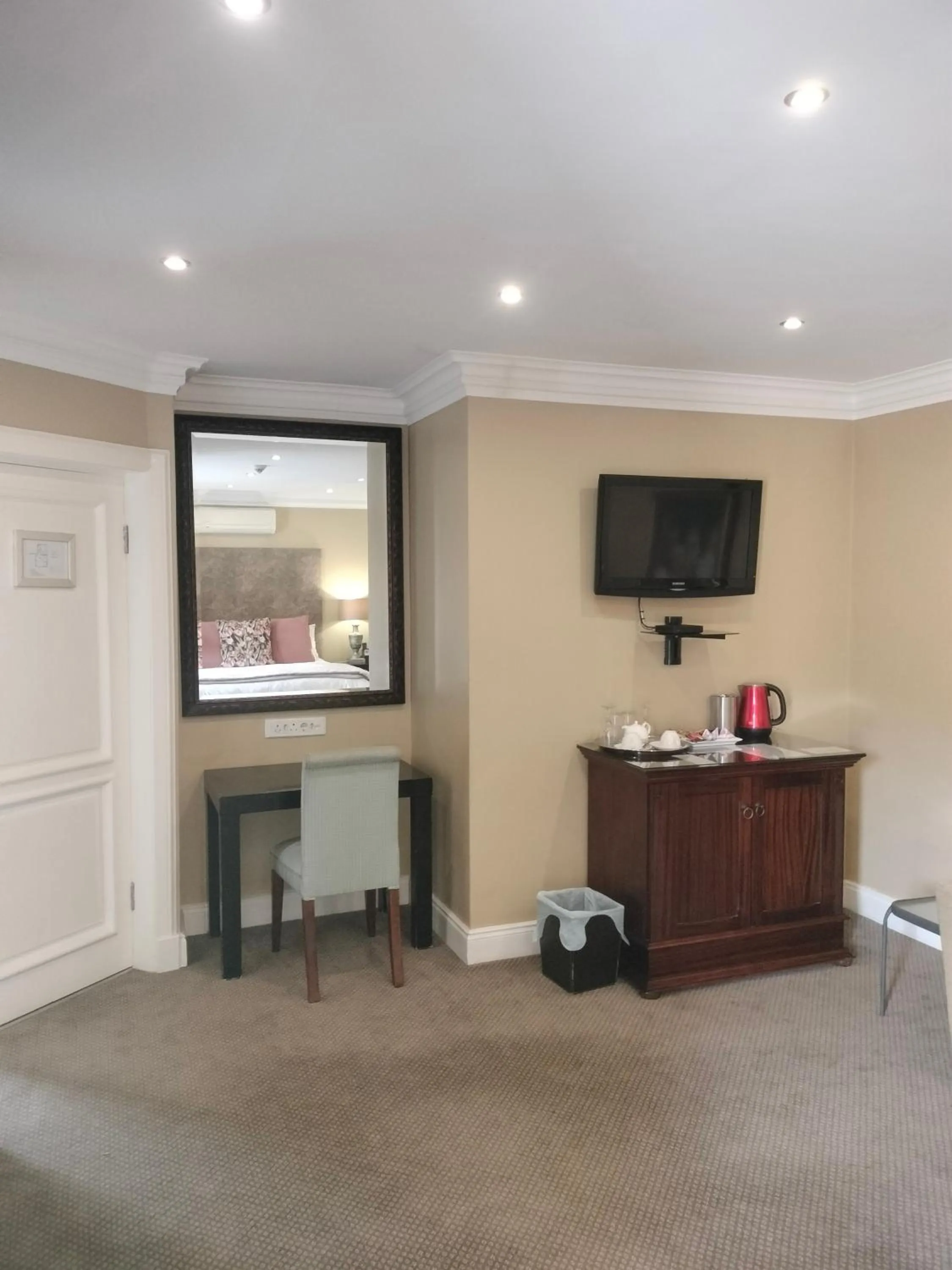 Business King Room in 131 on Herbert Baker Boutique Hotel