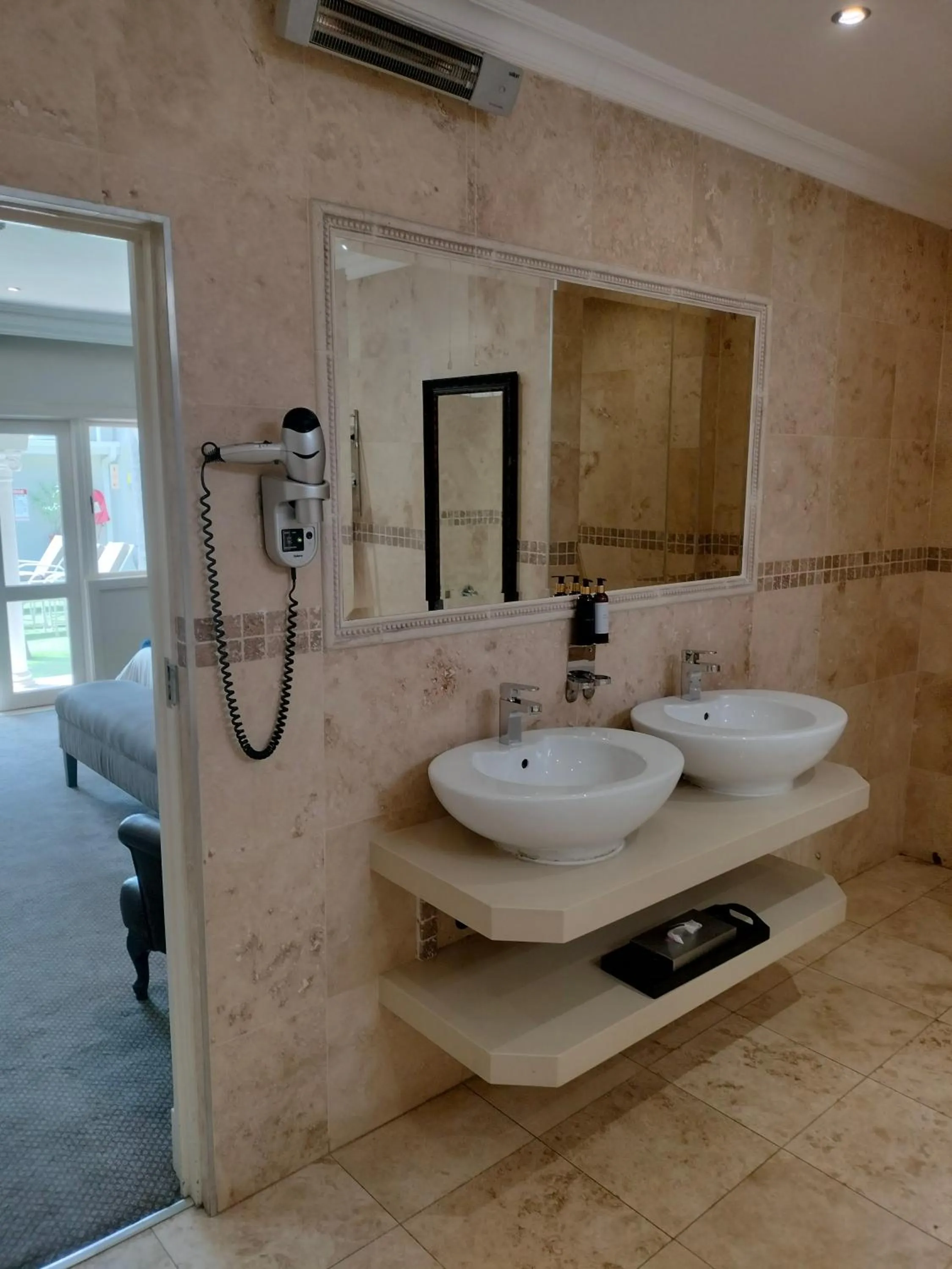 Deluxe Suite in 131 on Herbert Baker Boutique Hotel