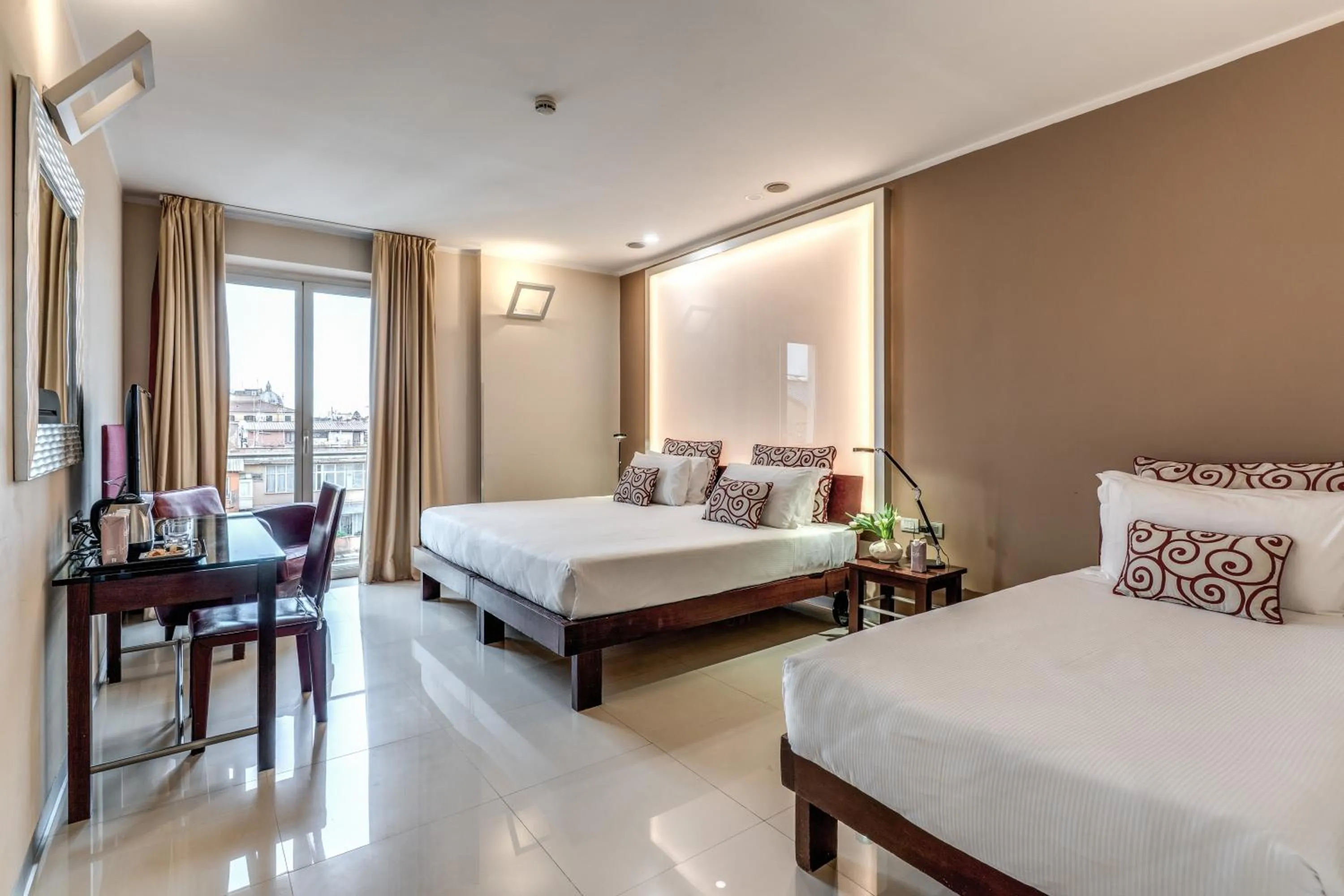 Triple Room in La Griffe Hotel Roma