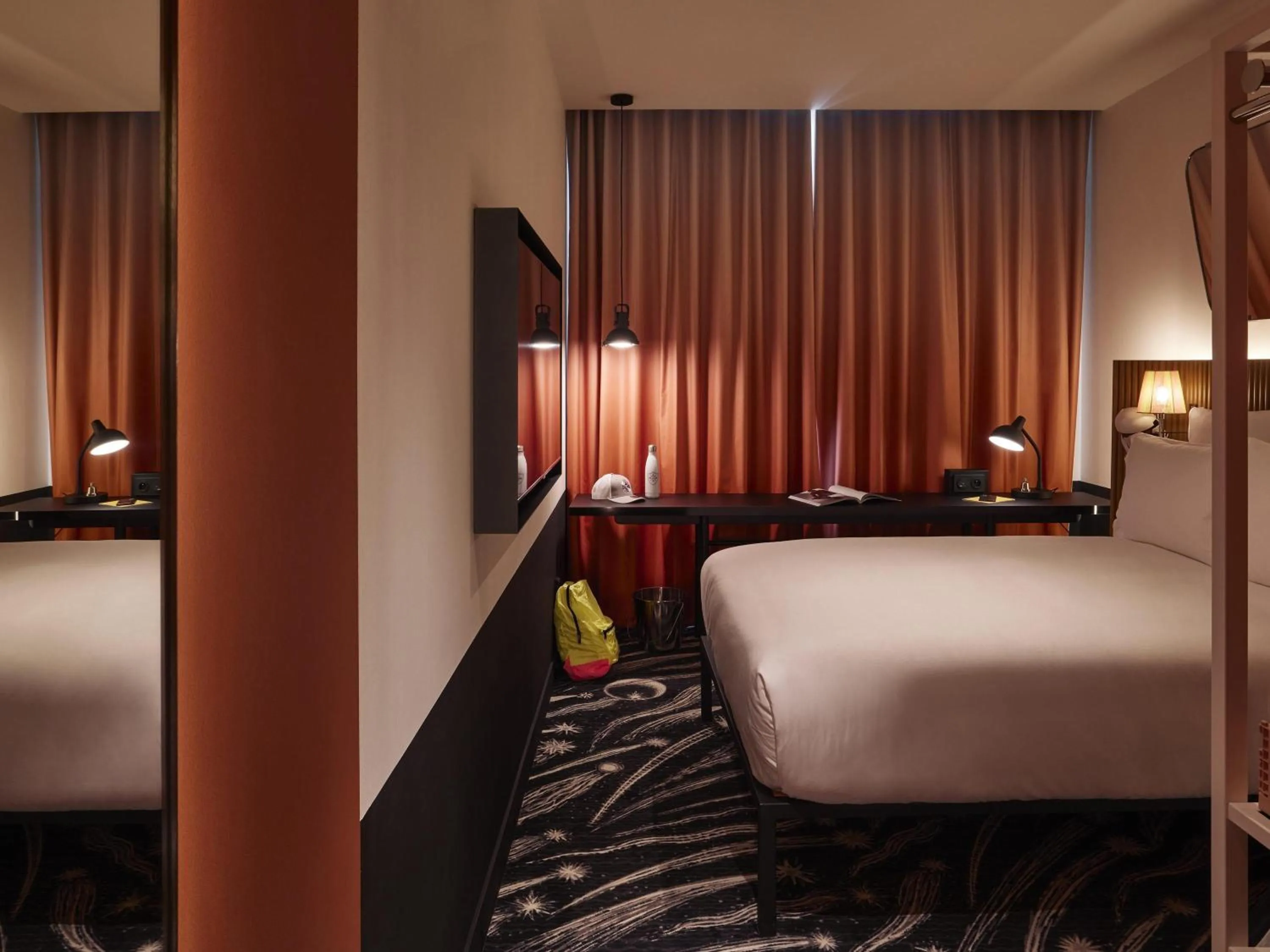 Medium Mama Double Room Absolute in Mama Shelter Paris La Défense