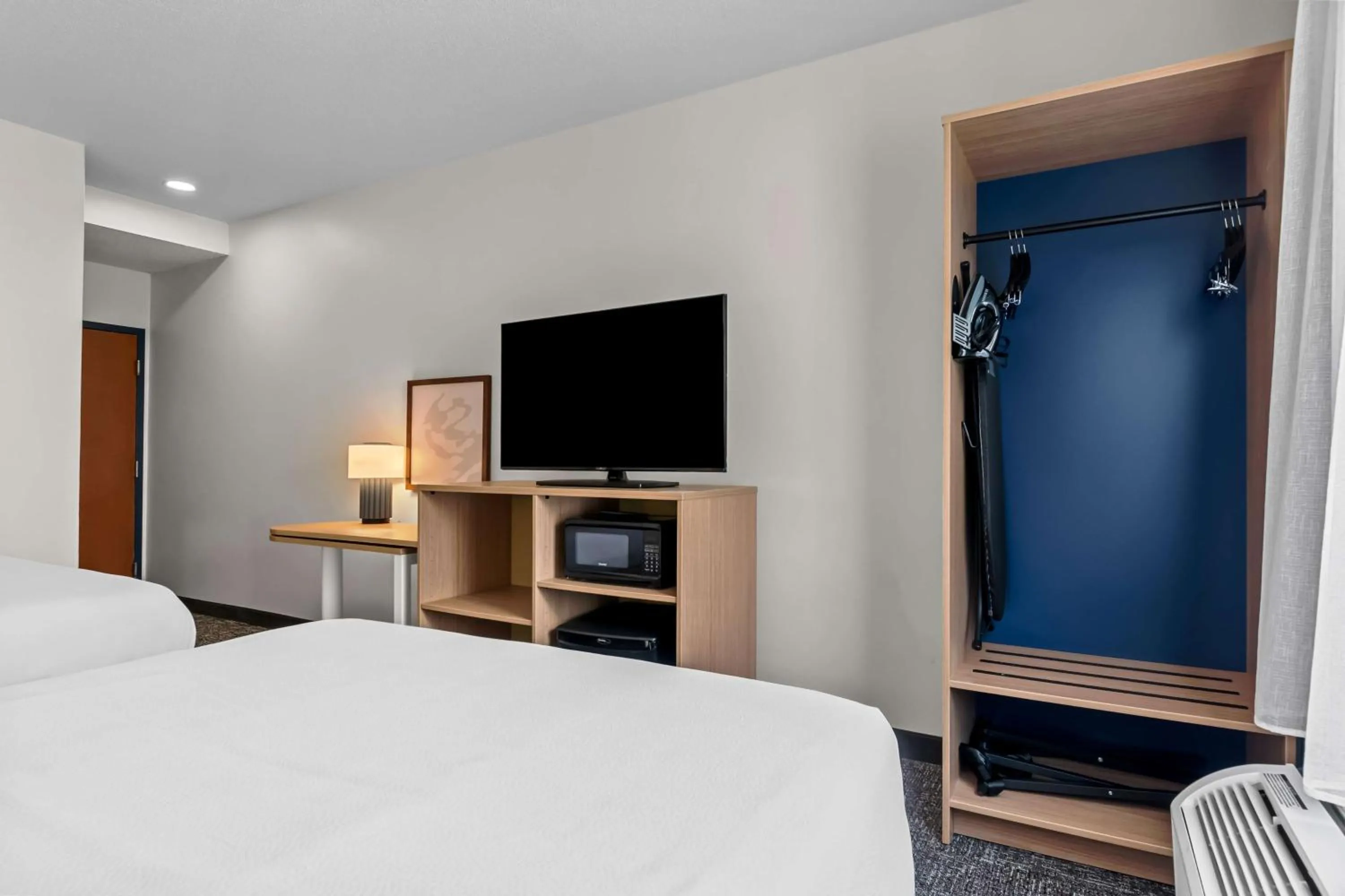 Queen Room with Two Queen Beds in Spark By Hilton Hershey Near The Park