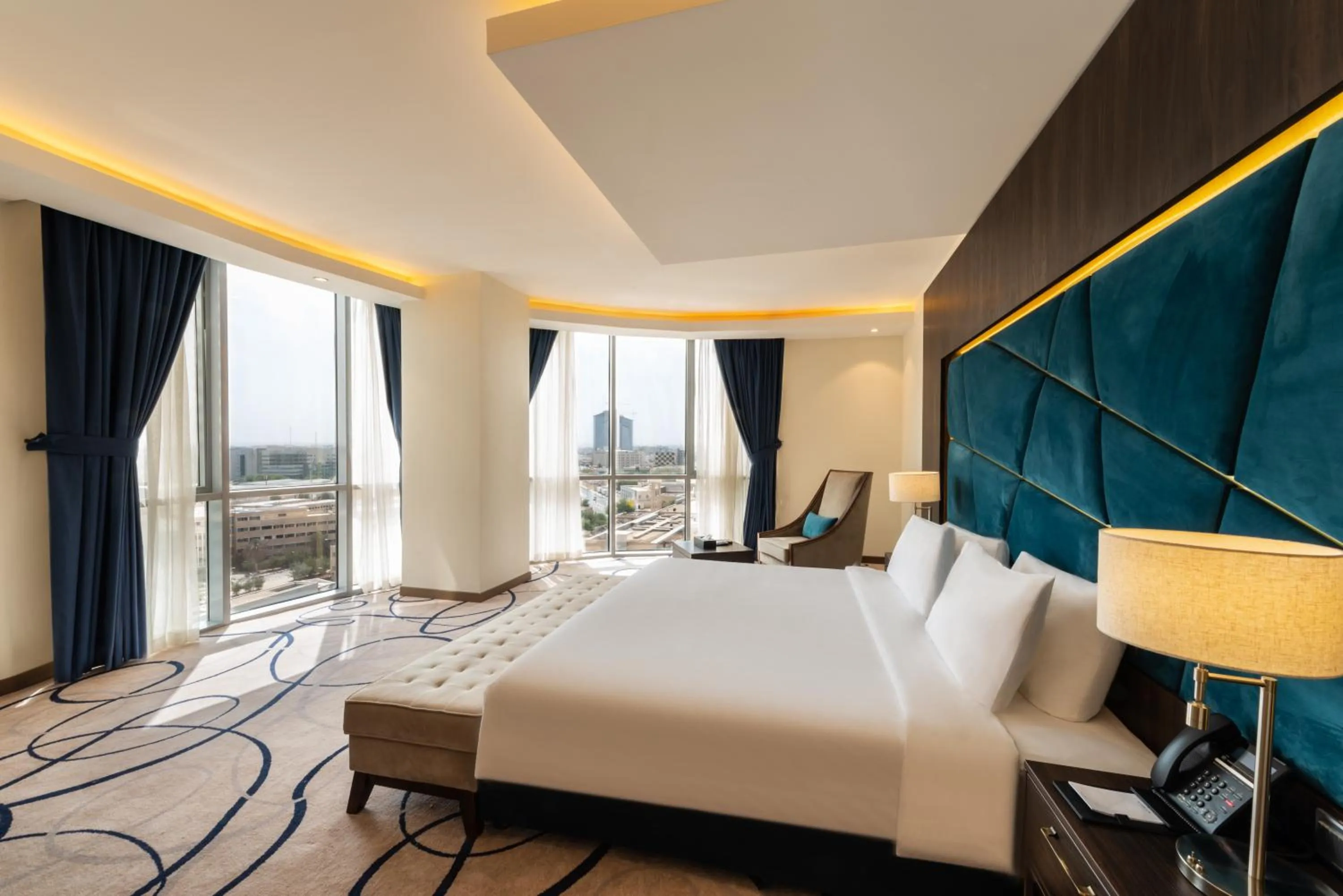 Superior King Room in Warwick Riyadh Al Wezarat