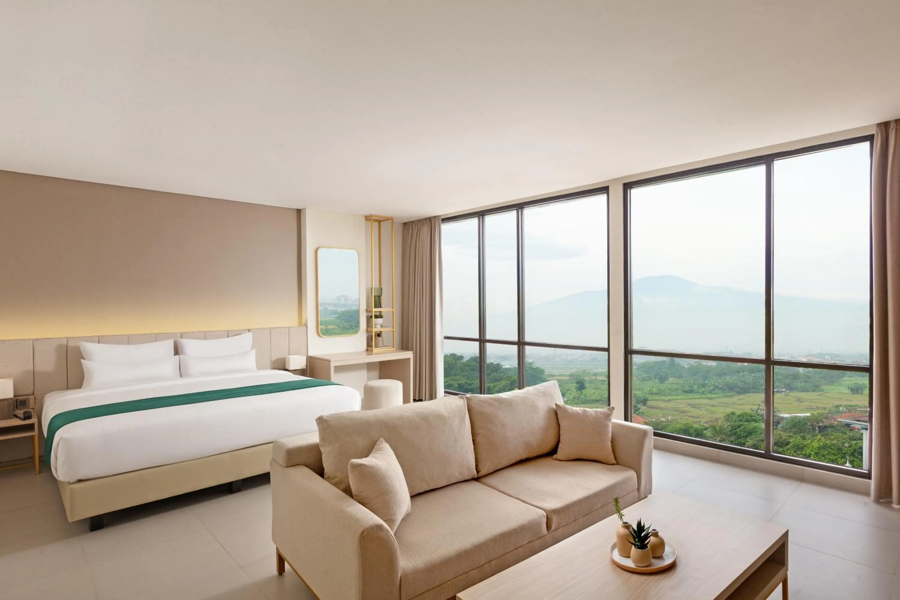 Suite in Elsotel Purwokerto By Daphna Management