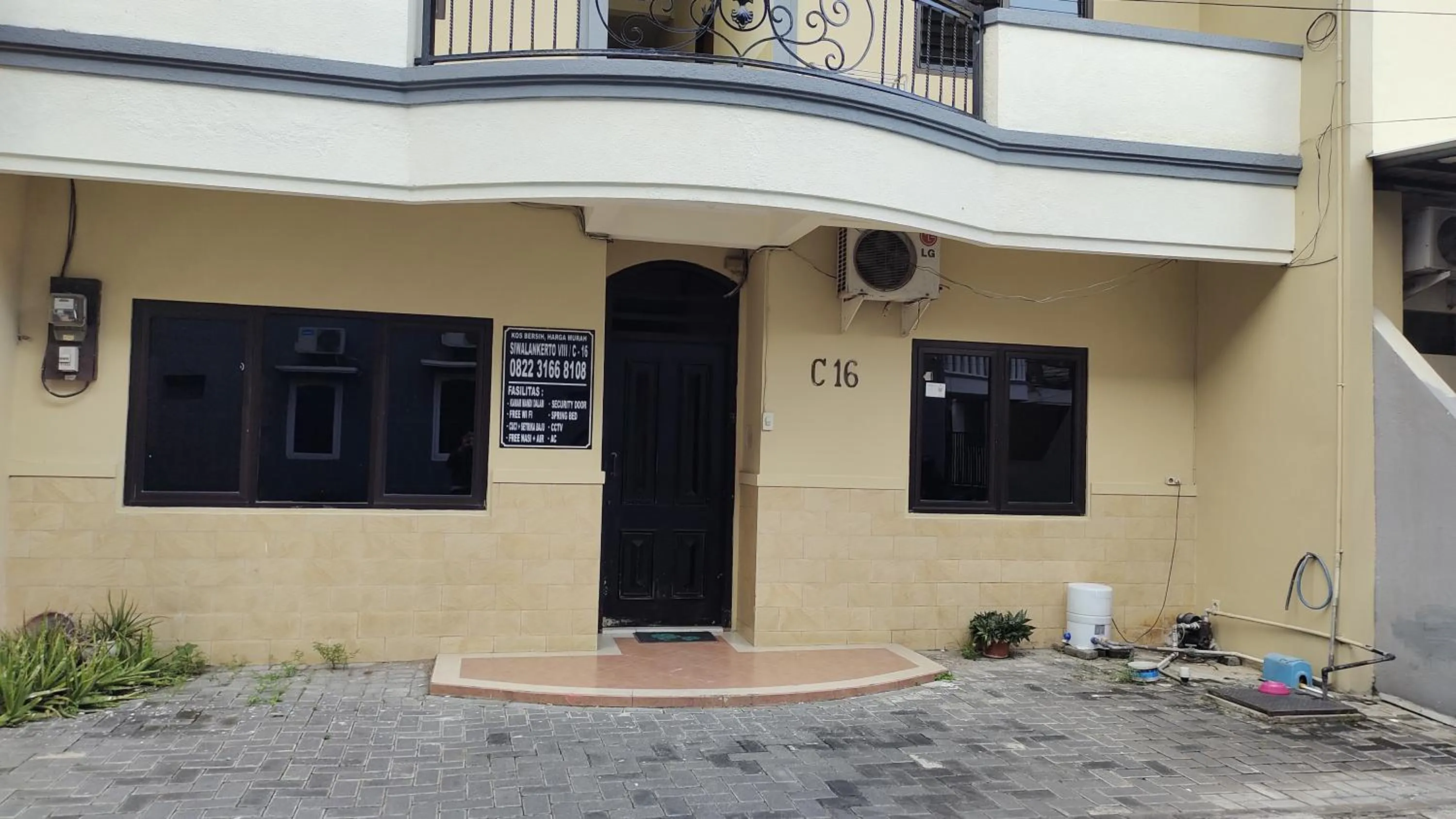 Hotel O C16 Siwalankerto Syariah