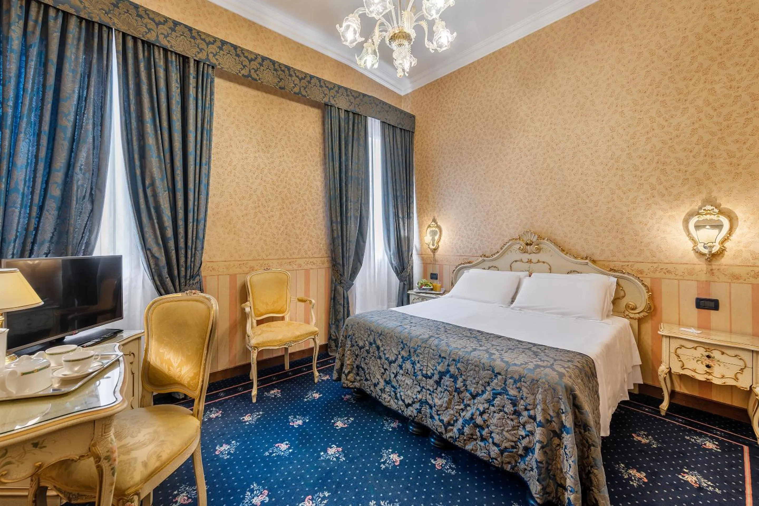 Superior Double or Twin Room in Hotel Montecarlo