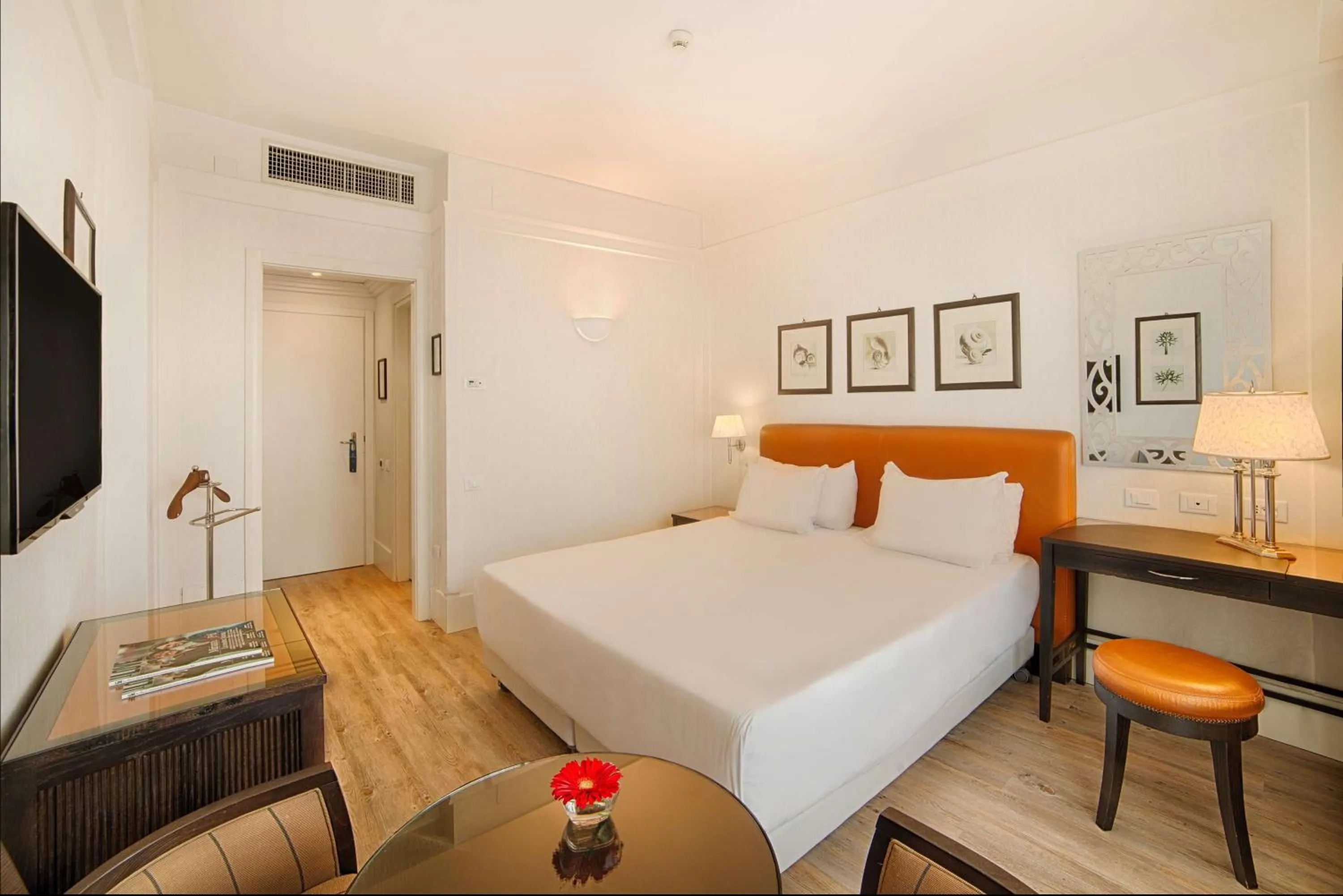 Family Adjoining Room (4 Adults) in NH Catania Parco degli Aragonesi