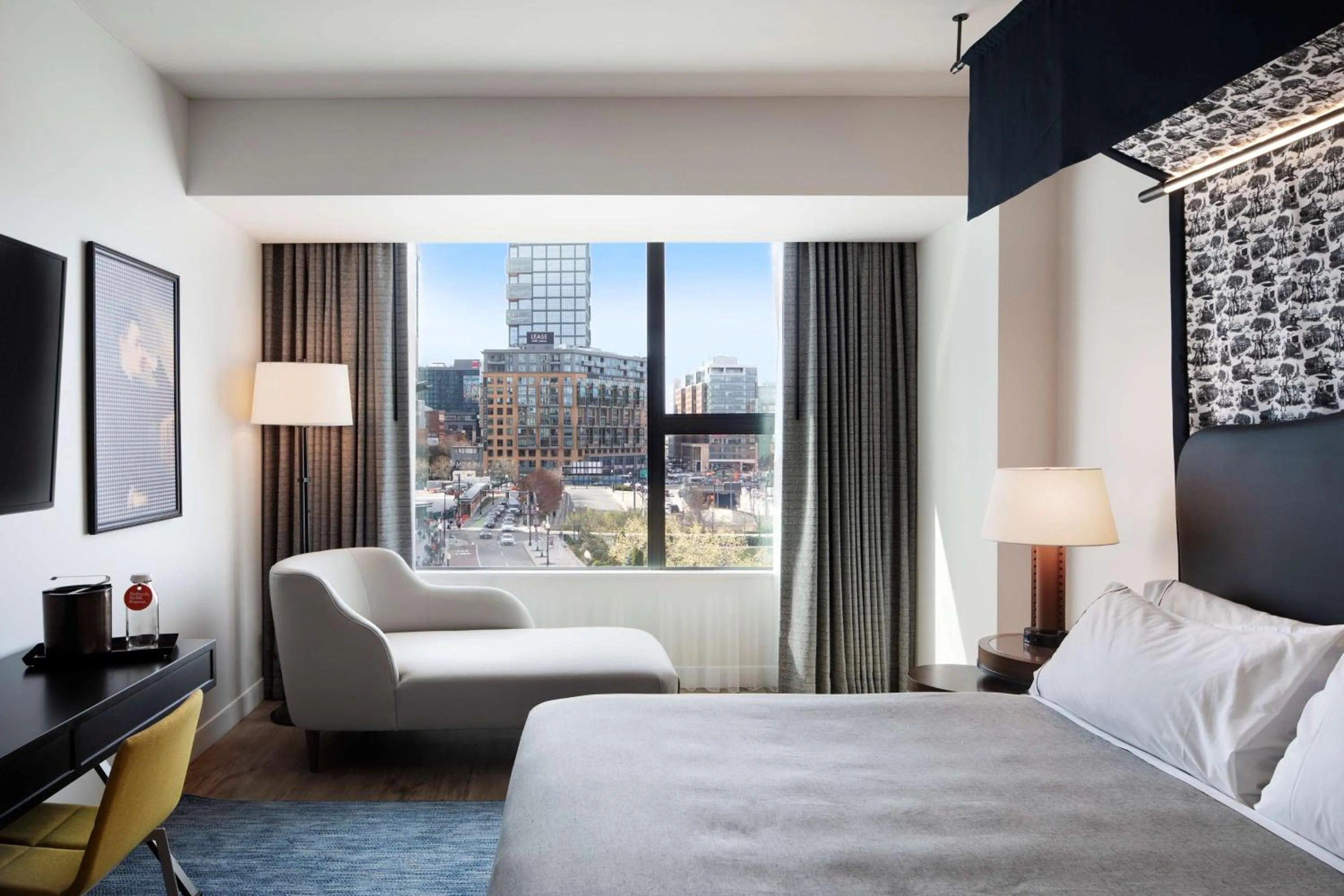 Corner King Room with City View in Canopy By Hilton Boston Downtown