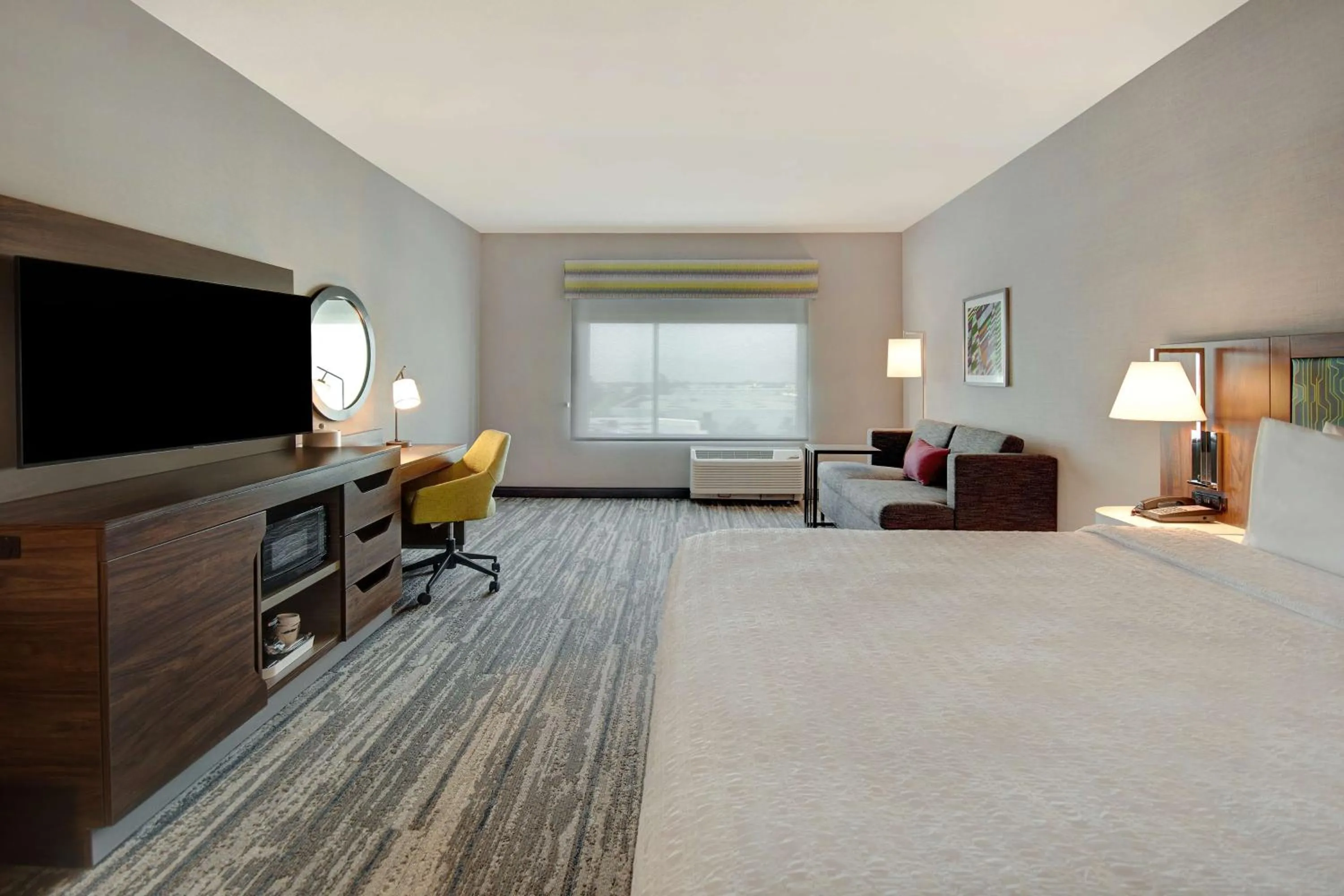 King Room with Sofa Bed - Hearing Accessible in Hampton Inn & Suites By Hilton Rancho Cucamonga