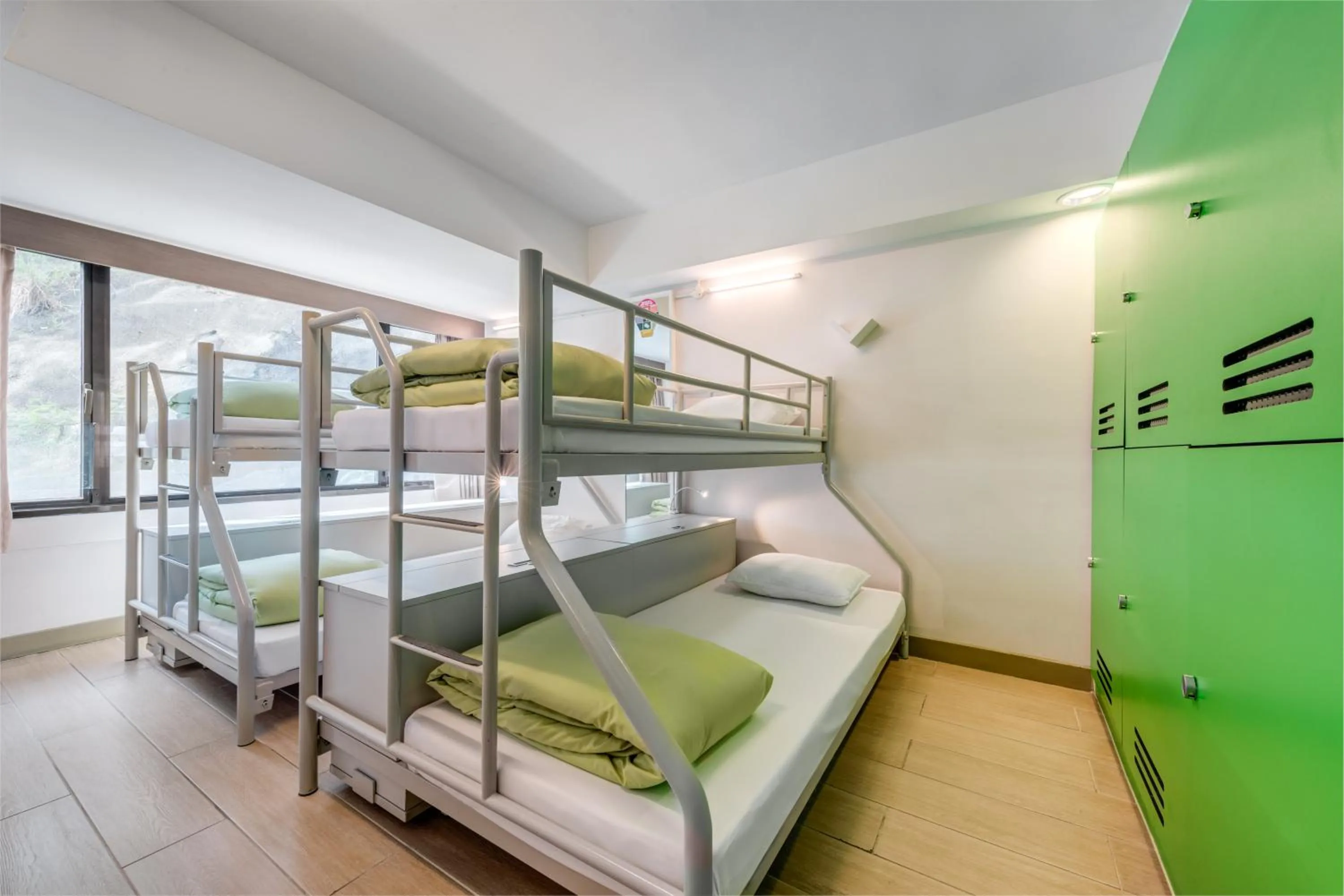 1 Bed in 8-Person Male Dormitory in YHA Mei Ho House Youth Hostel