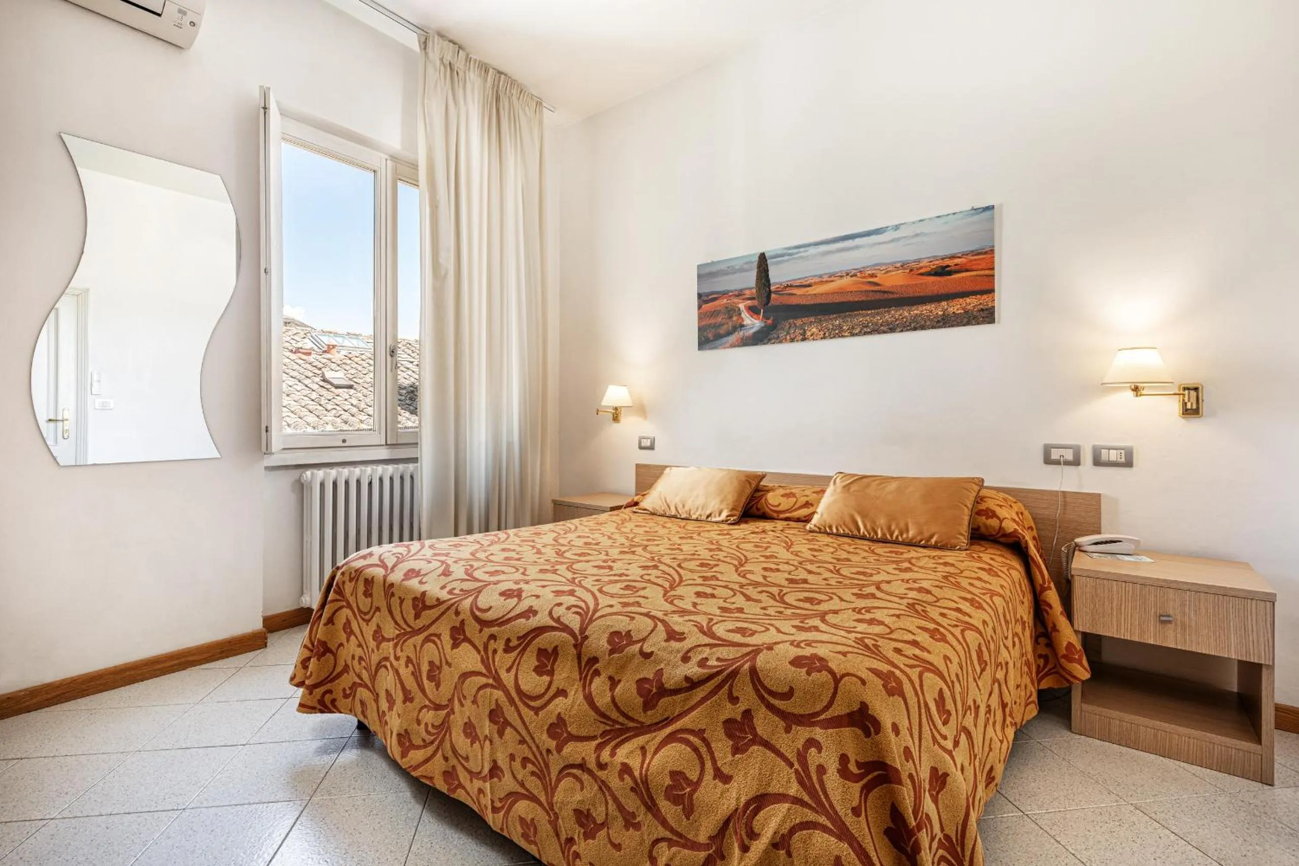 Economy Double Room in Hotel Minerva