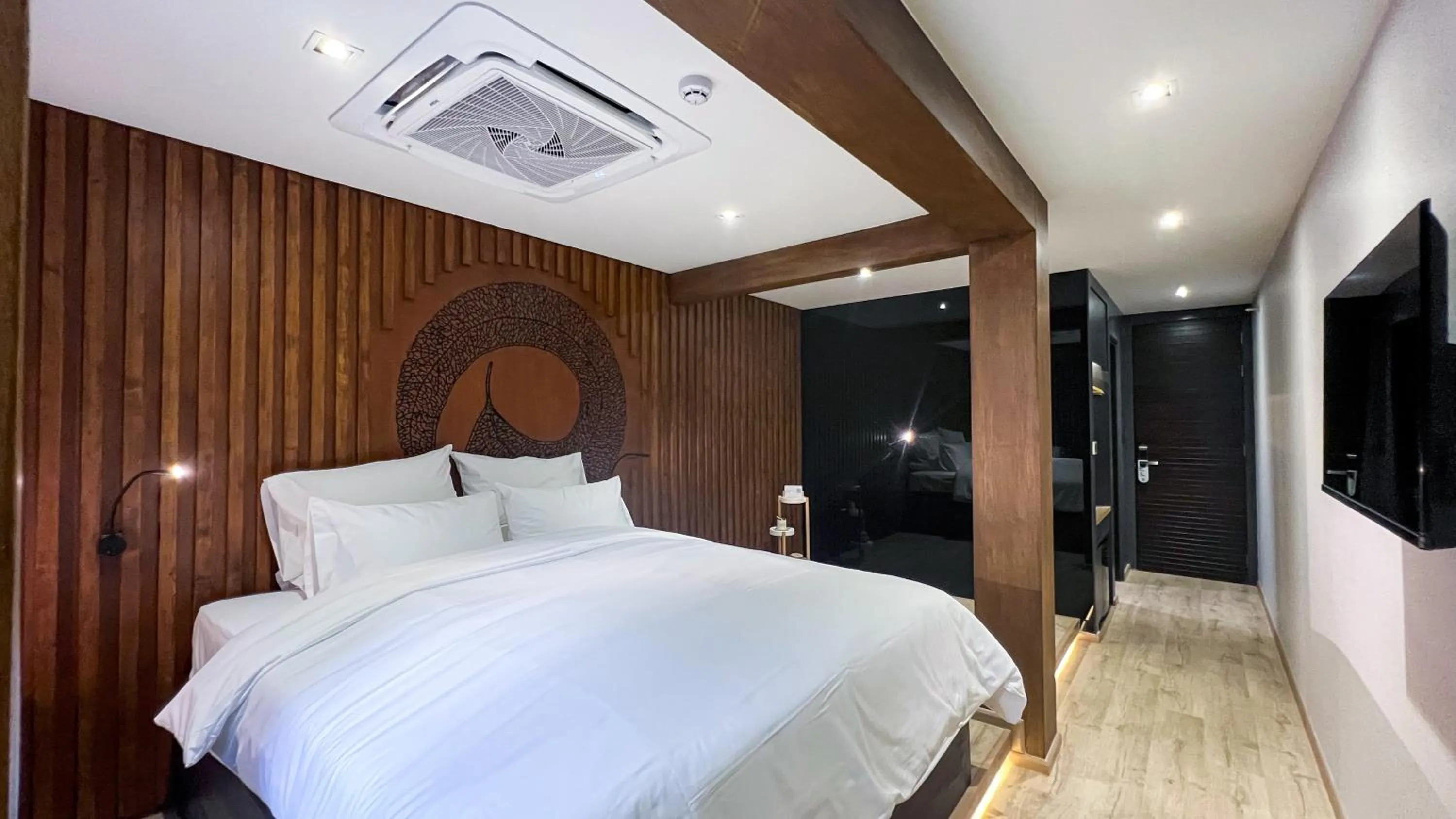 Deluxe Room in The Nhorm Hotel Ratchada