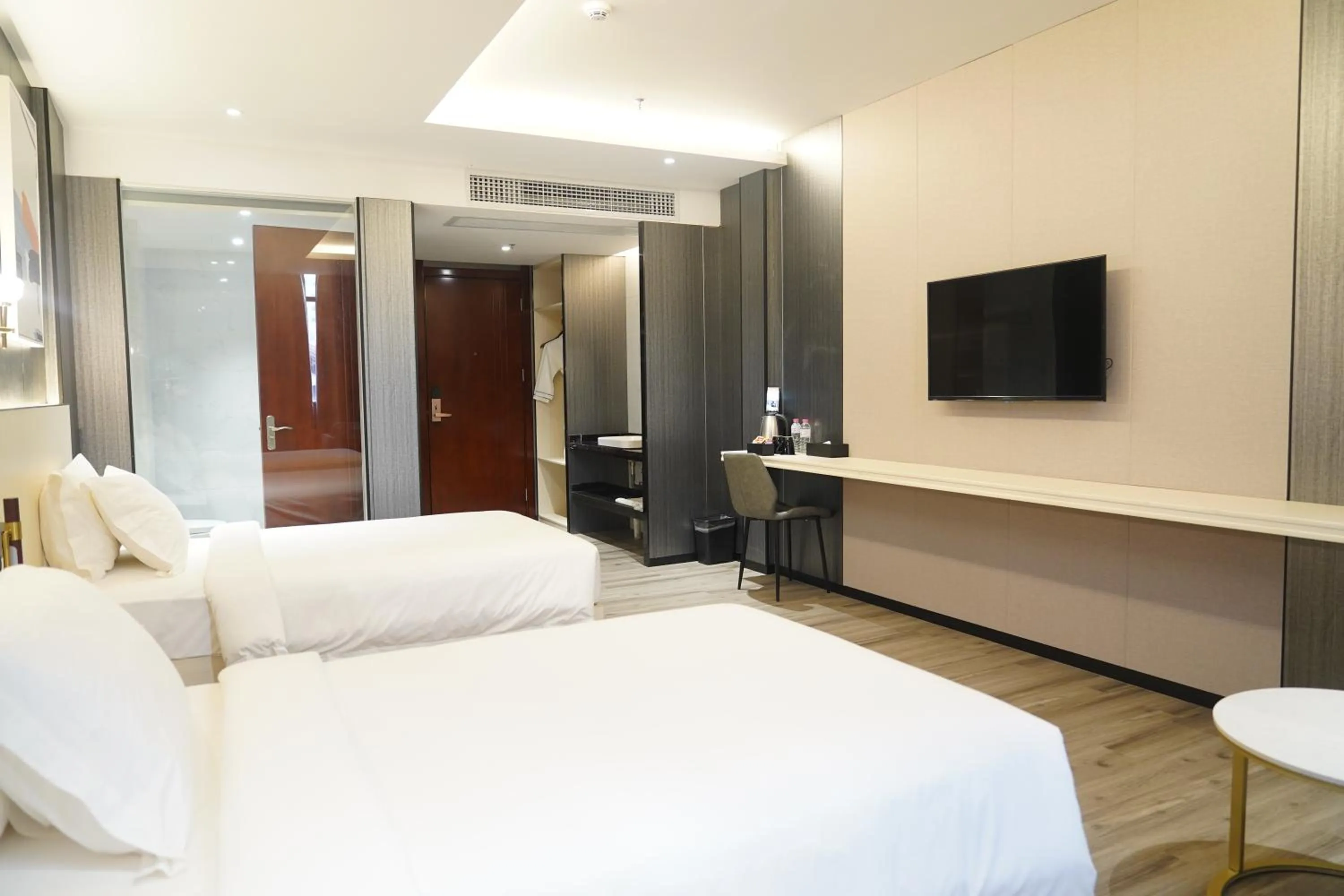 Deluxe Twin Room in Joy Hotel