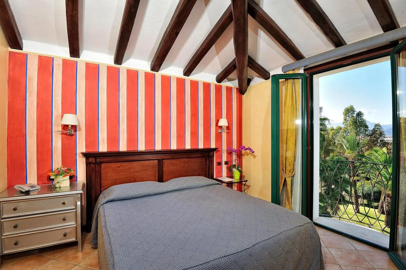 Double Room with Pool View in Hotel Arbatasar