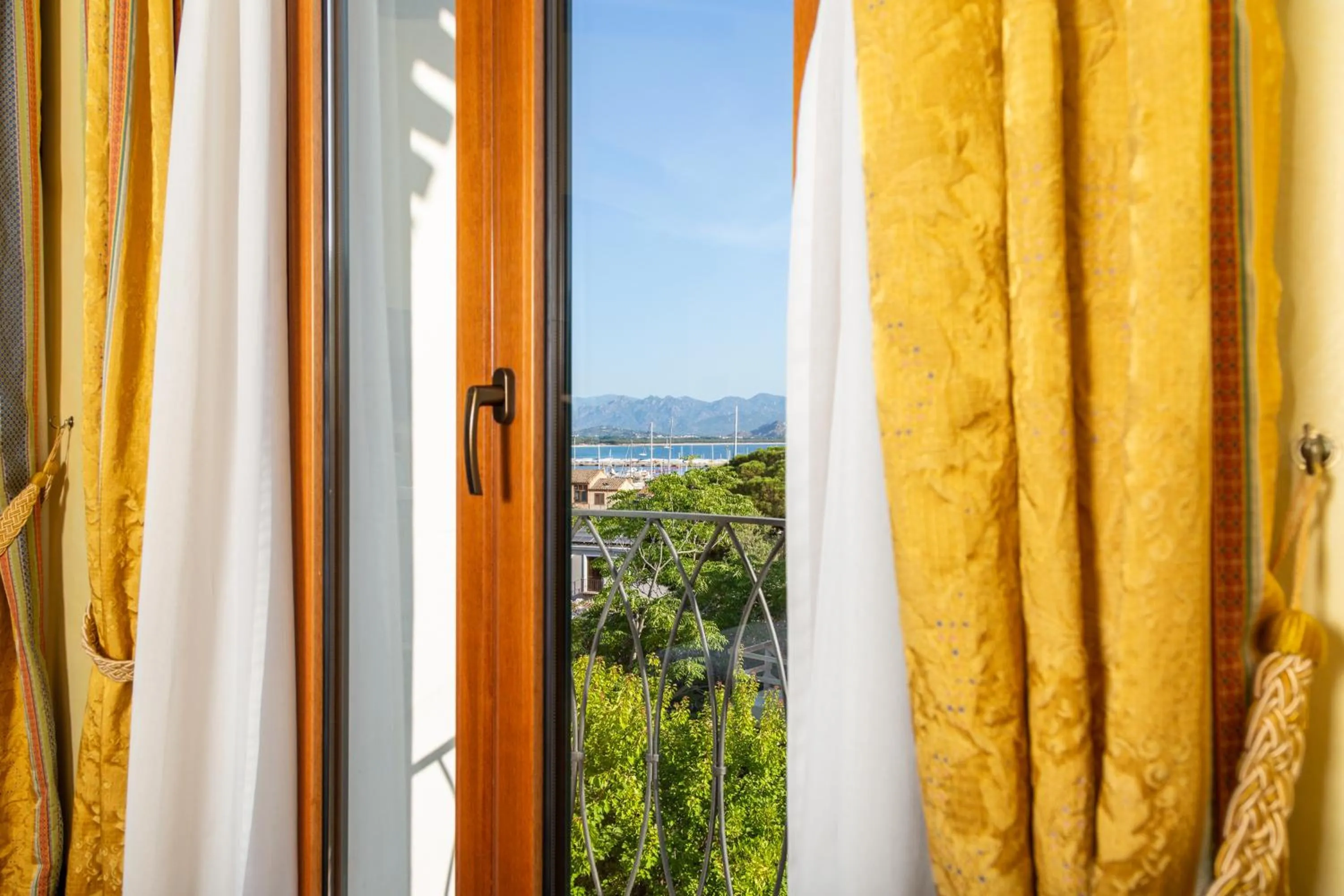 Double Room with Sea View in Hotel Arbatasar