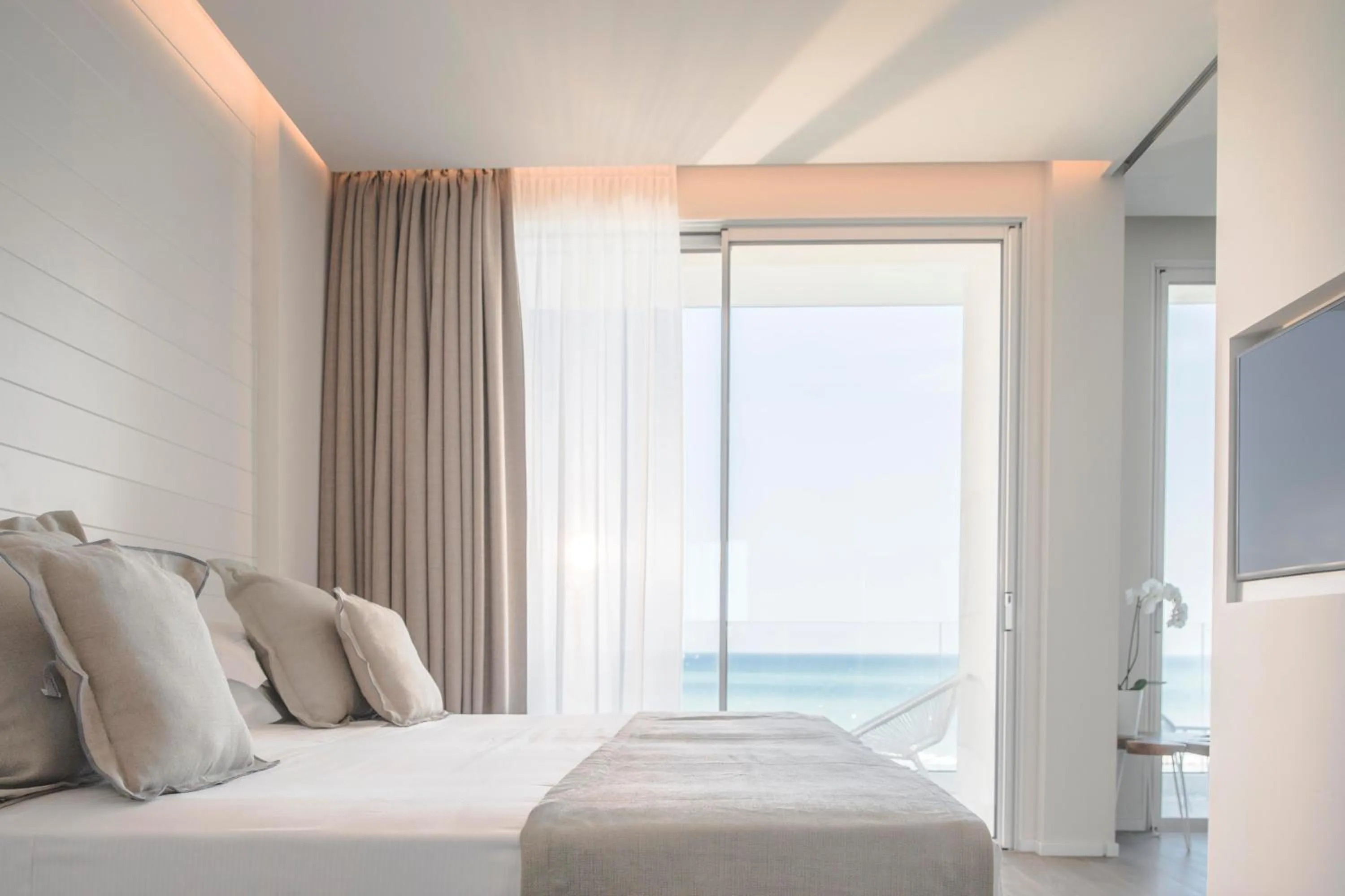 Deluxe Suite with Sea View in Hotel Sans Souci