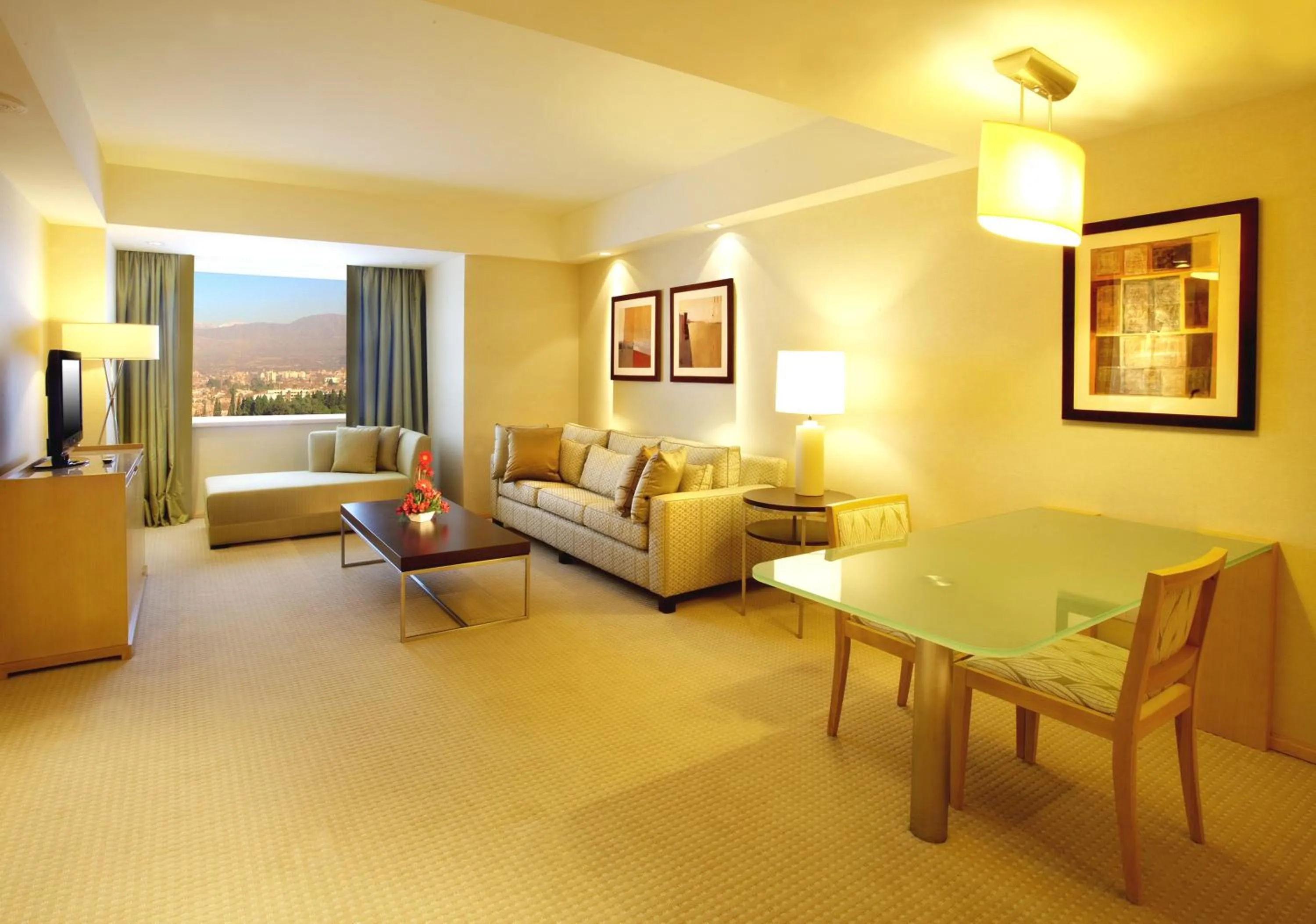 Suite with Mountain View in Hilton Mendoza