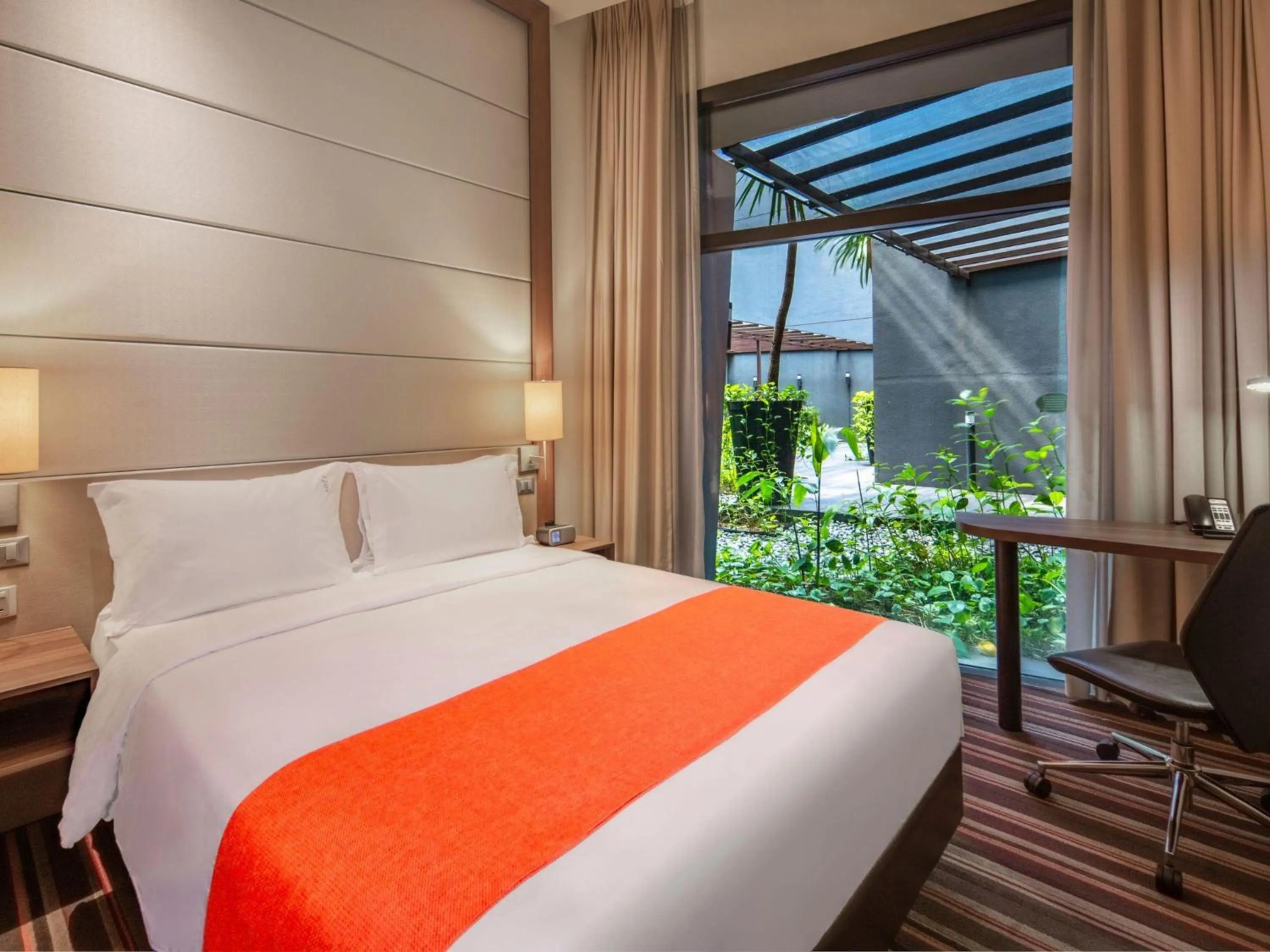 Standard Queen Room - single occupancy - Free Breakfast in Holiday Inn Express Singapore Clarke Quay by IHG