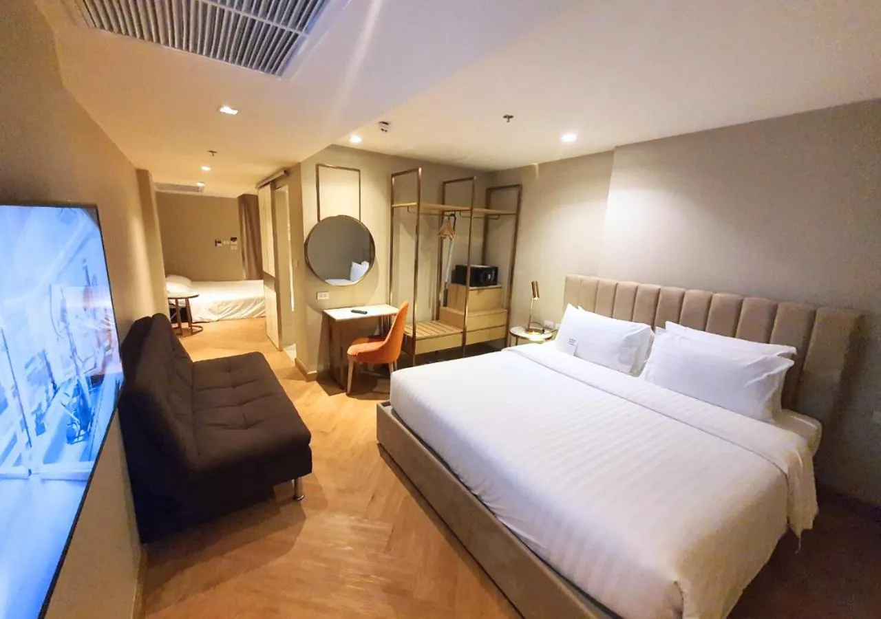 Family with Bathtub in Away Bangkok Riverside Kene